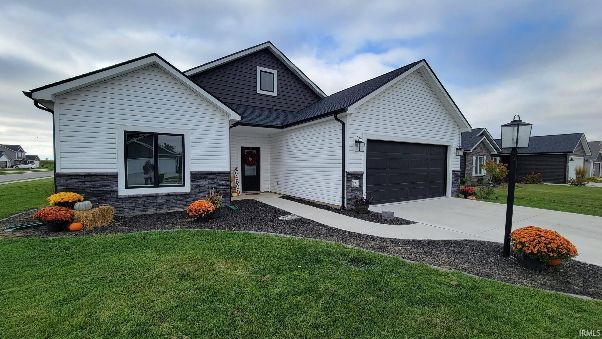 760 Waxwing Court Property Photo 1