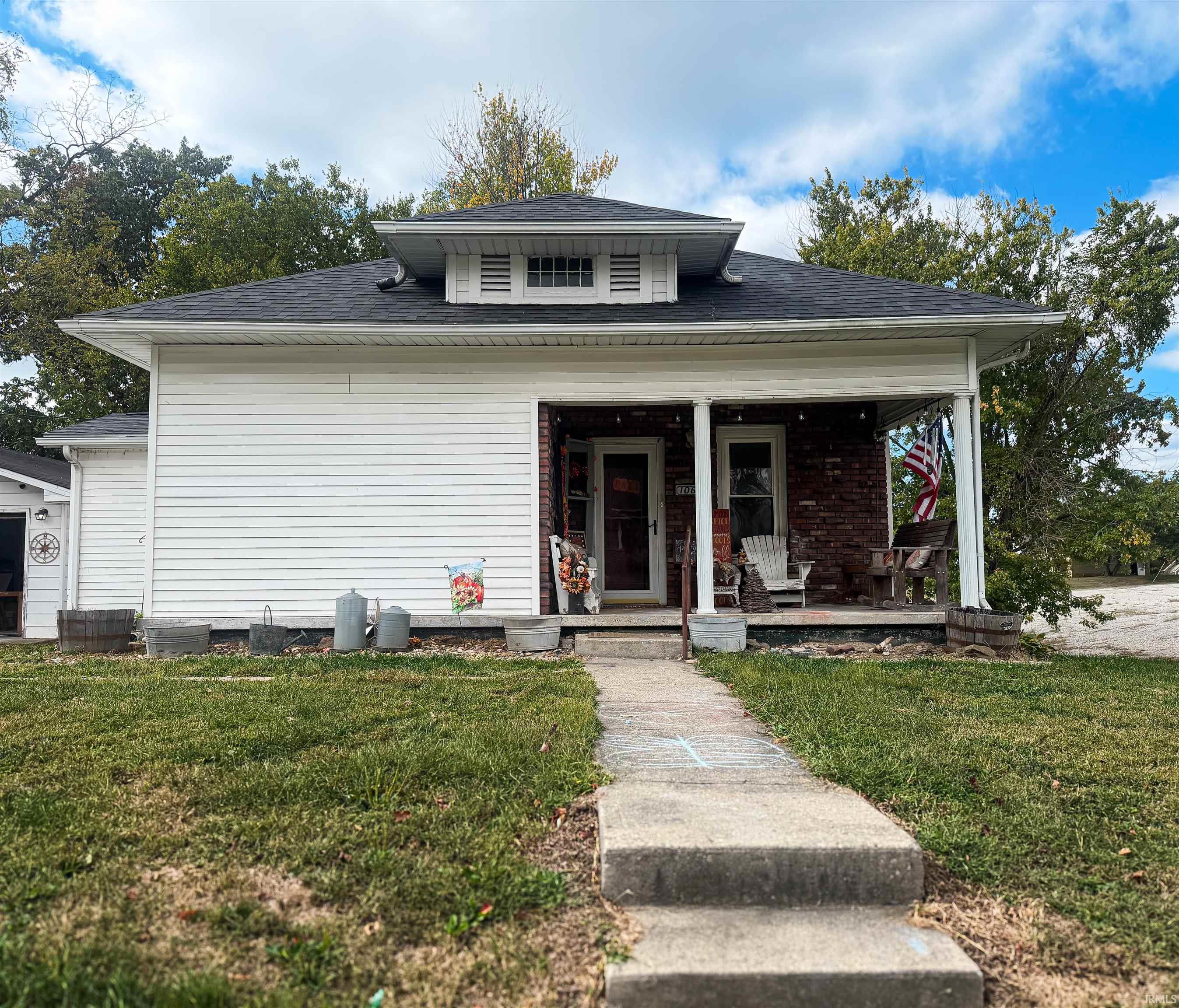 1060 S First Street Property Photo 1