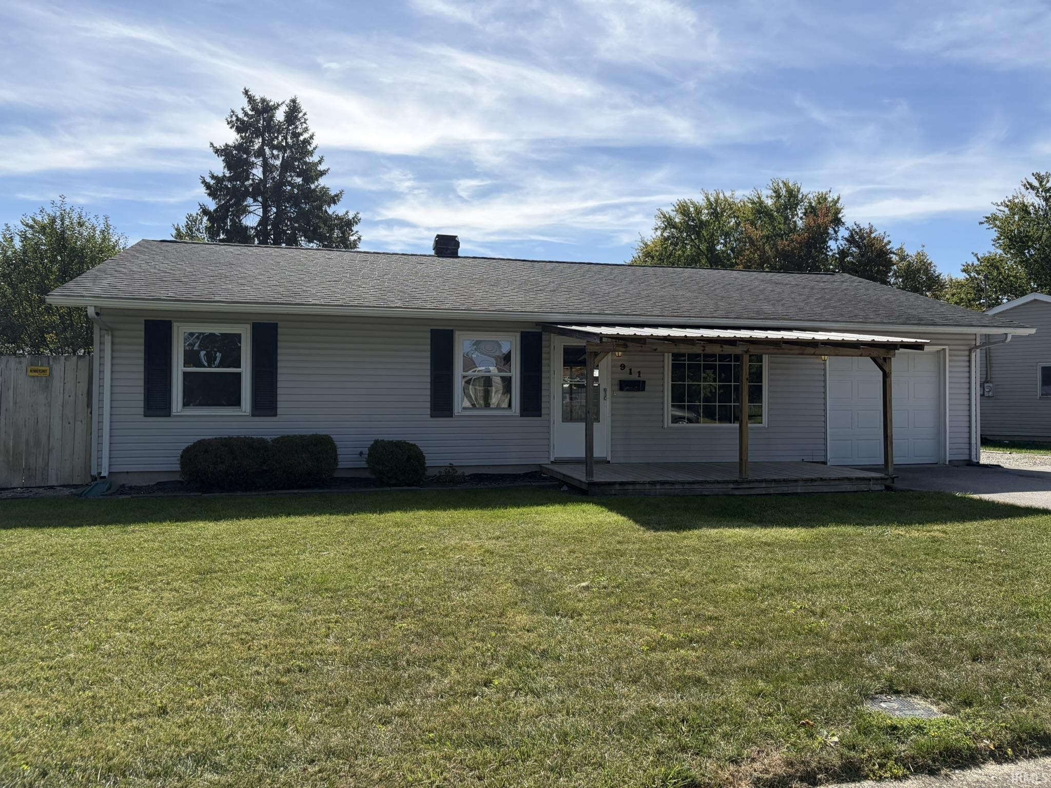 911 E Elmhurst Drive Property Photo 1