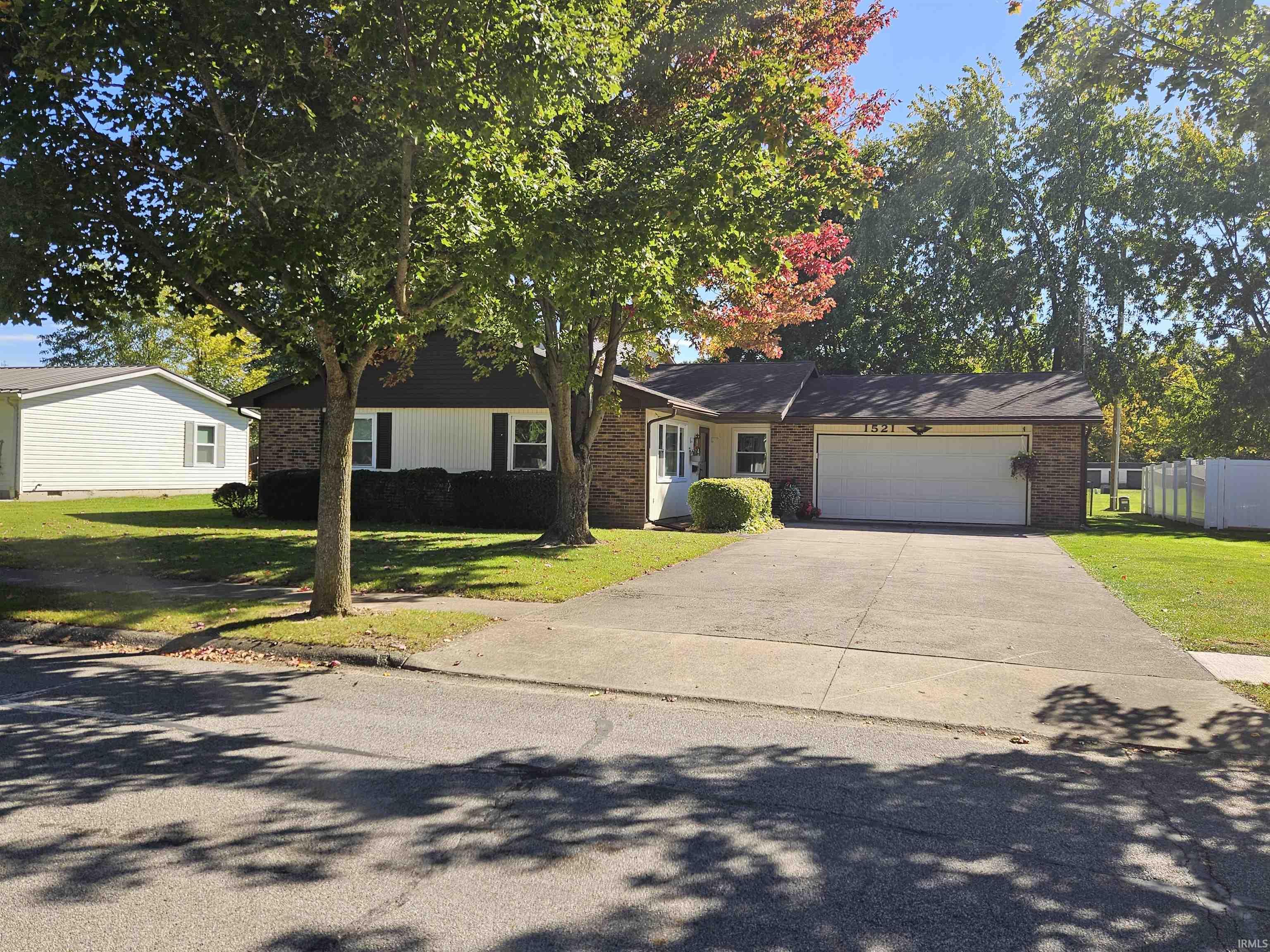 1521 Yorkshire Dr Property Photo 1