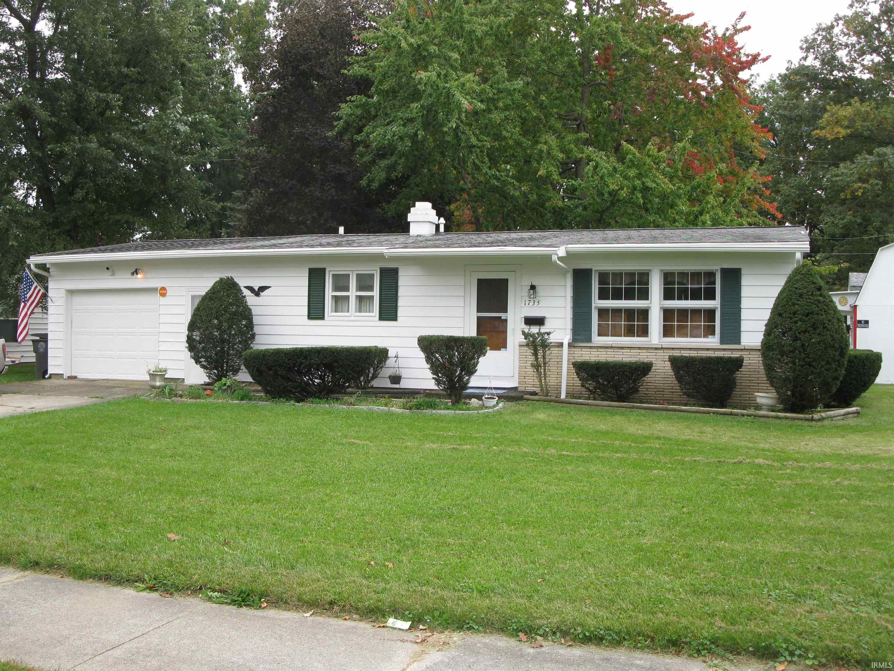 1735 Lower Huntington Road Property Photo 1