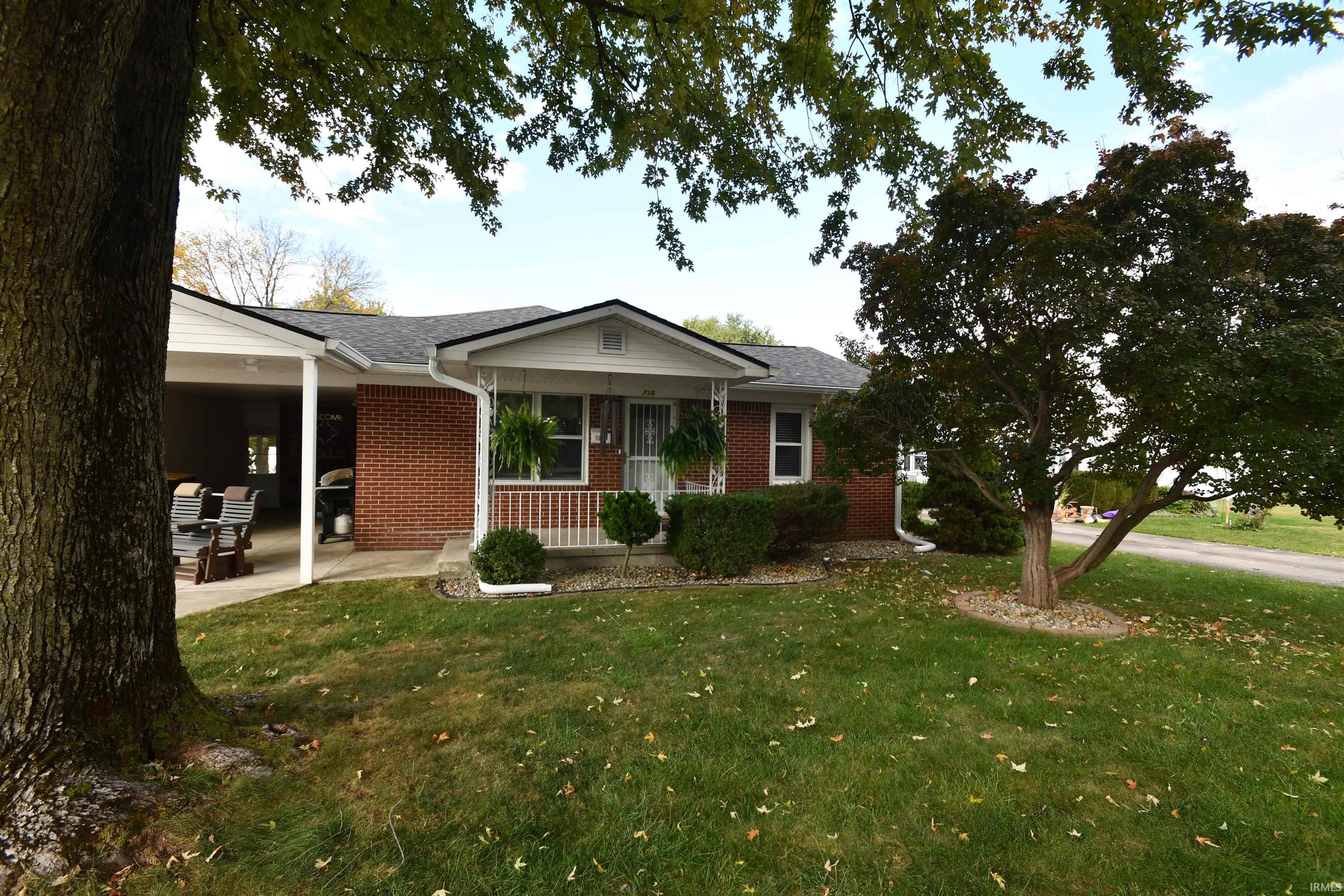 710 Maple Street Property Photo 1