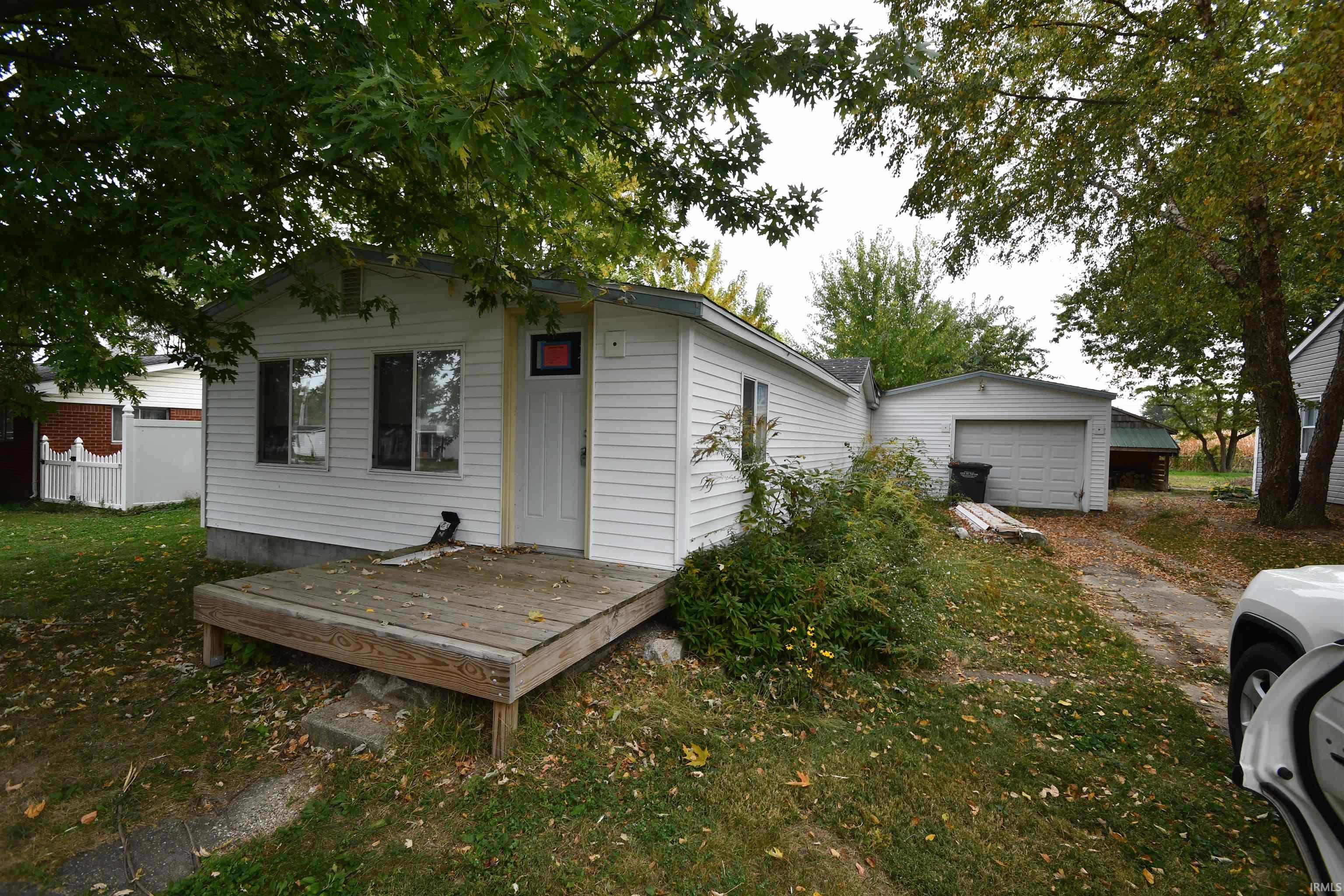1049 N Main Street Property Photo 1