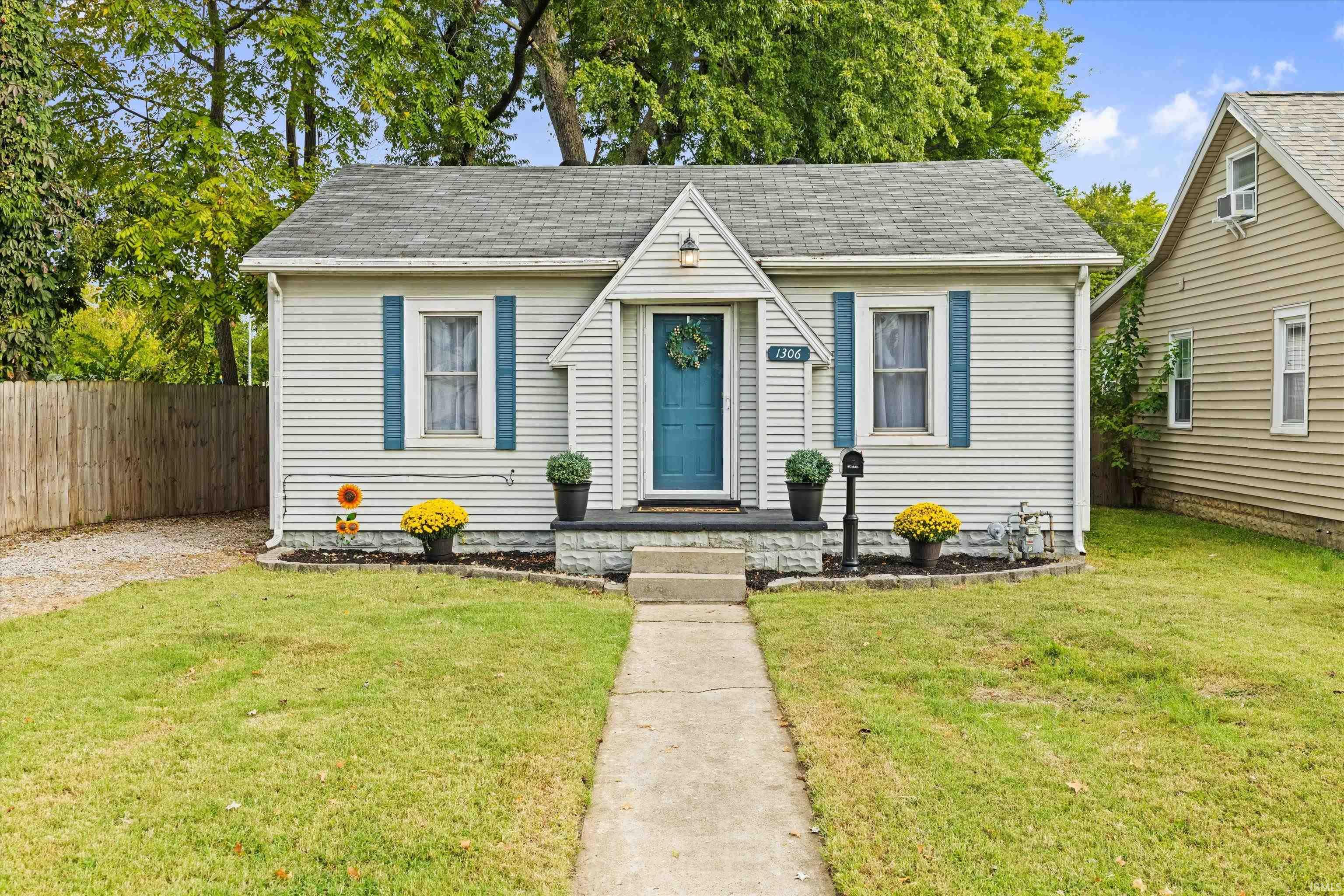 1306 E Missouri Street Property Photo 1