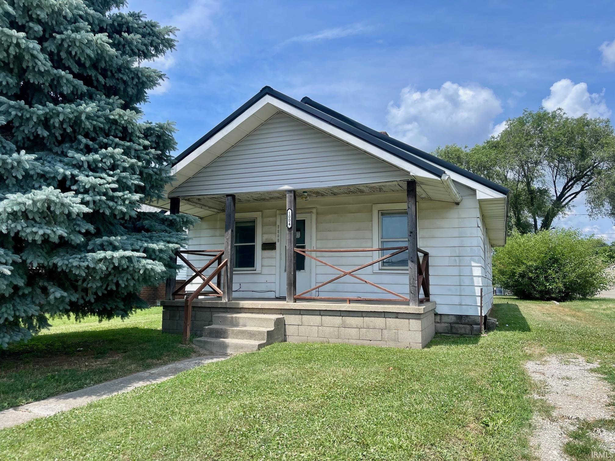 1004 E Wheeler Street Property Photo 1