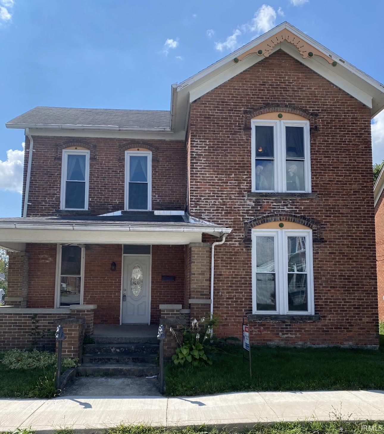 215 W Water Street Property Photo 1