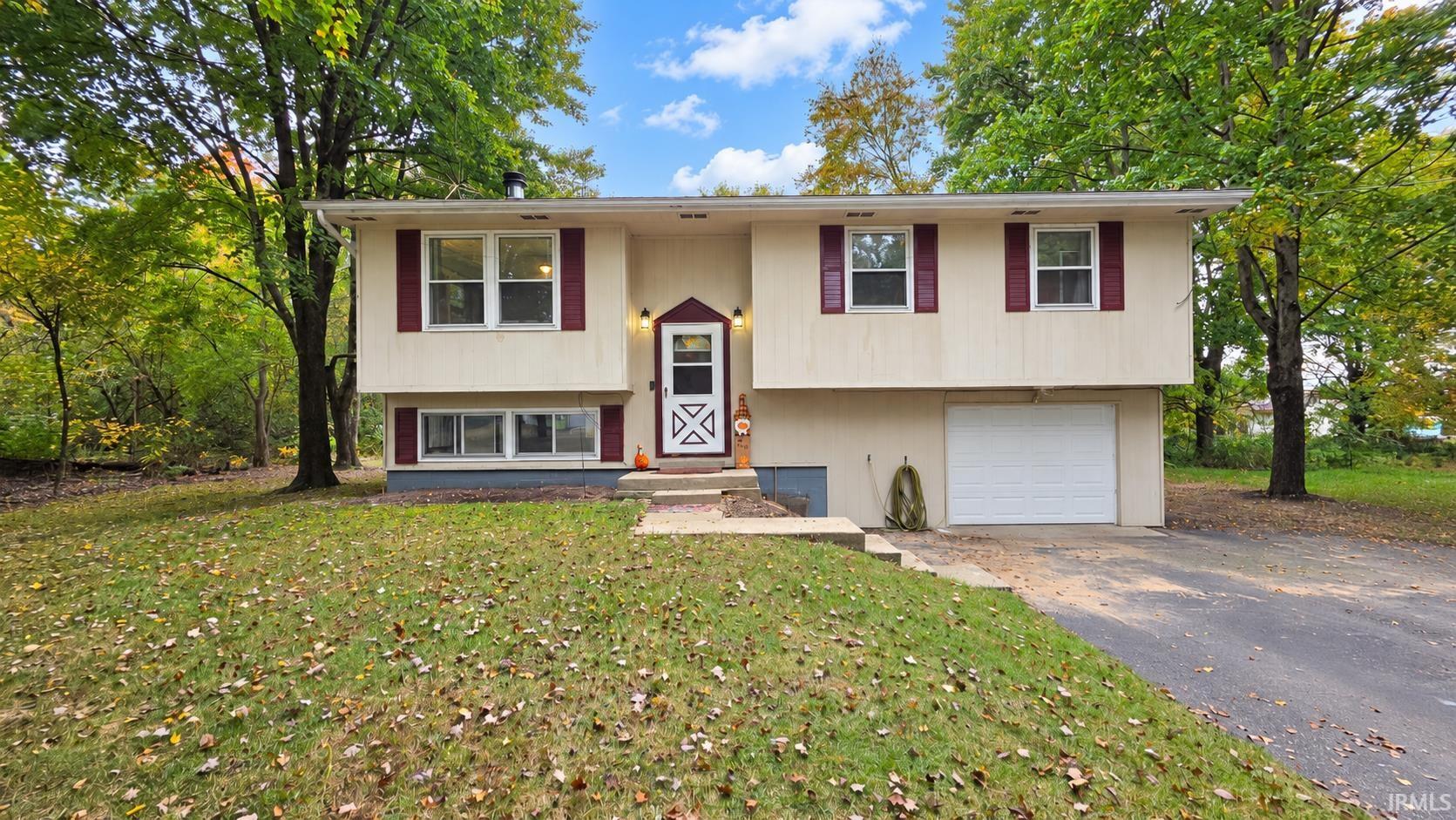 10525 E 900 N Road Property Photo 1