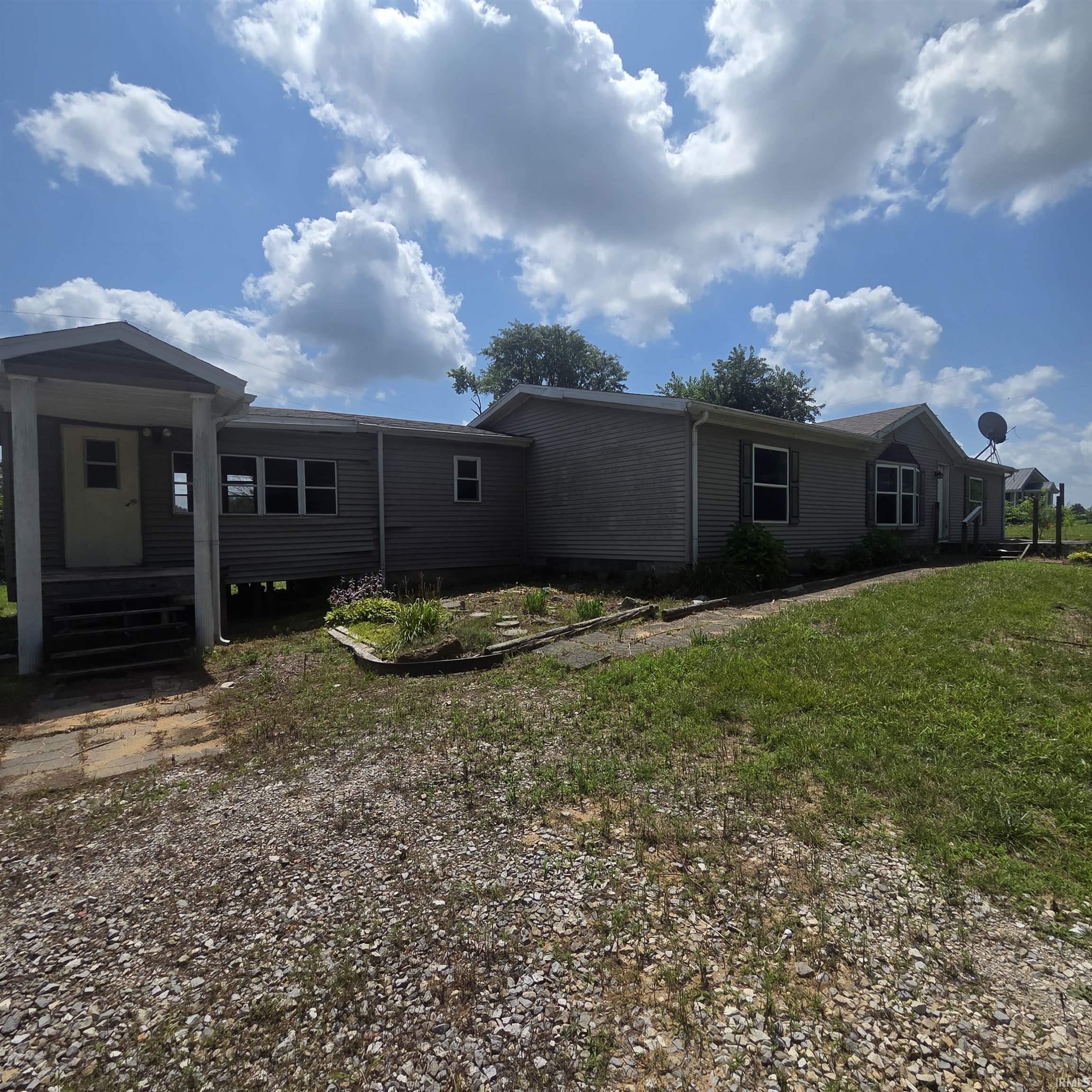 7472 S 1050 W Road Property Photo 1