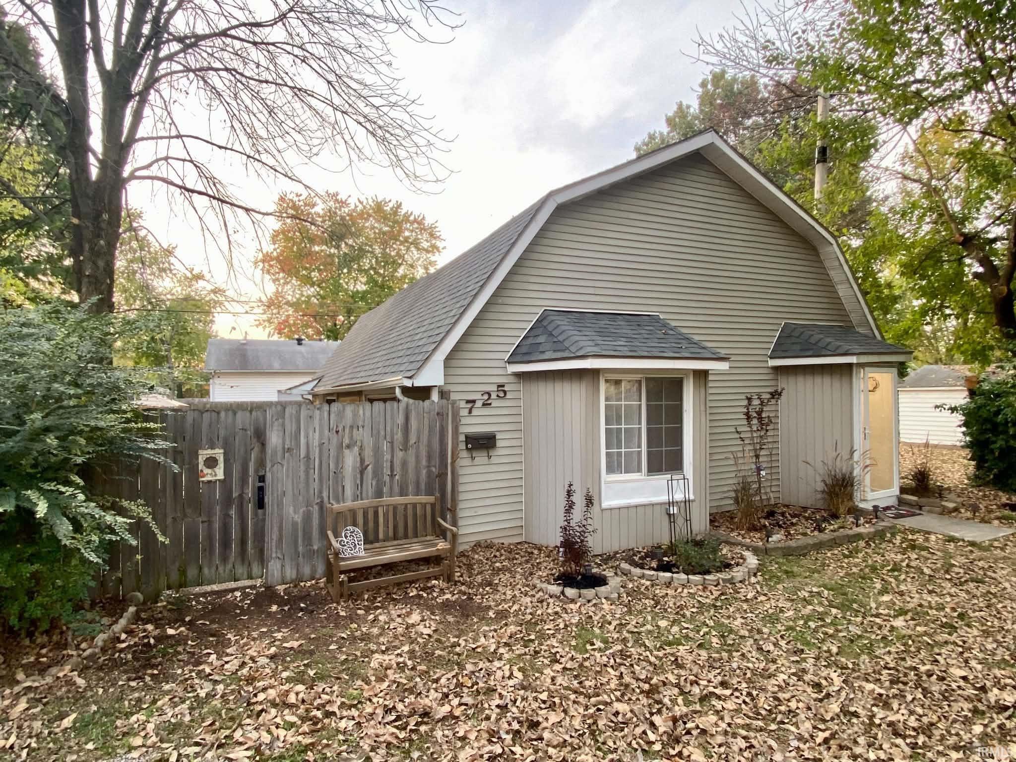 1725 Eastwood Avenue Property Photo 1