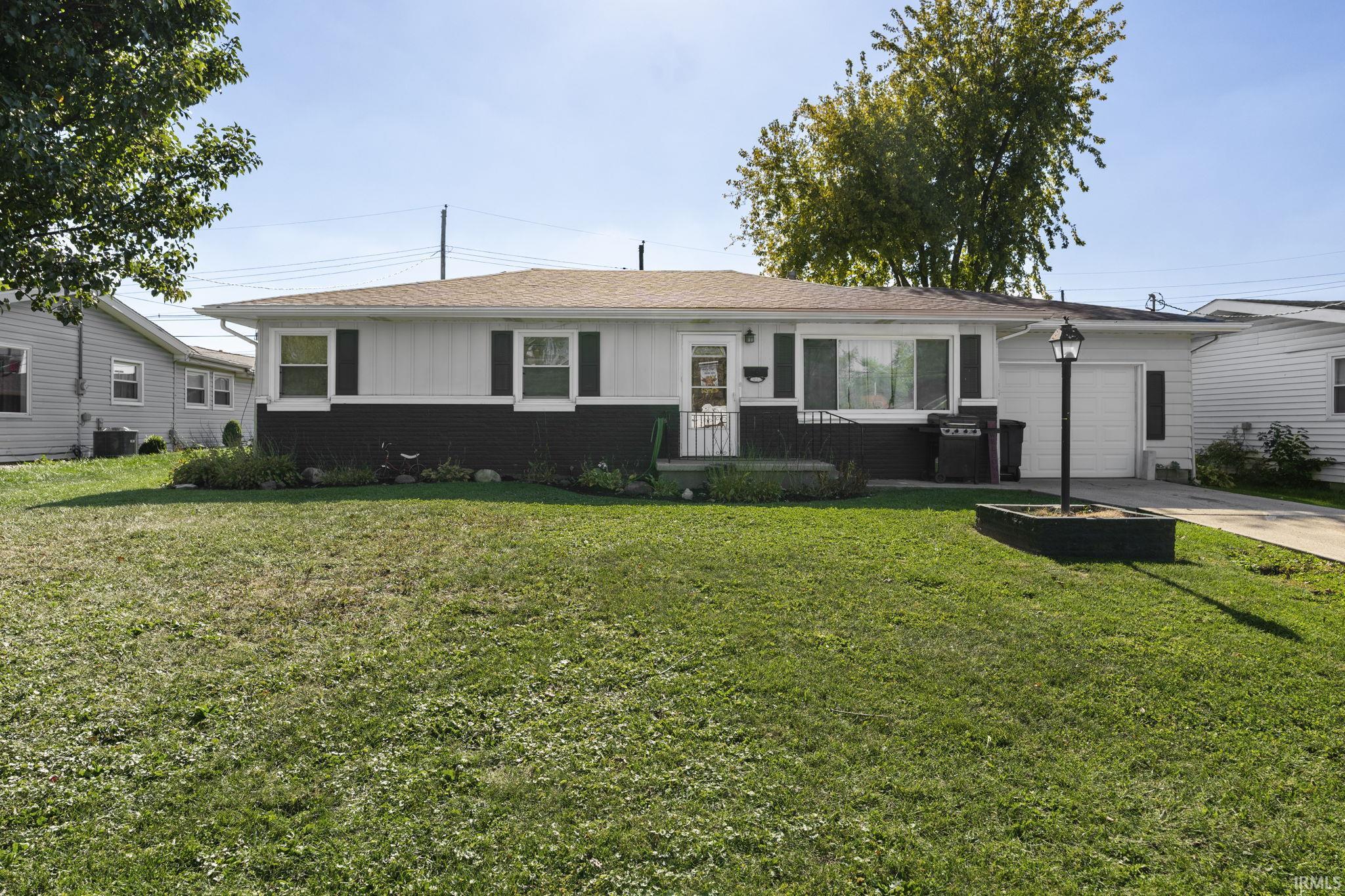 1459 E Walnut Street Property Photo 1