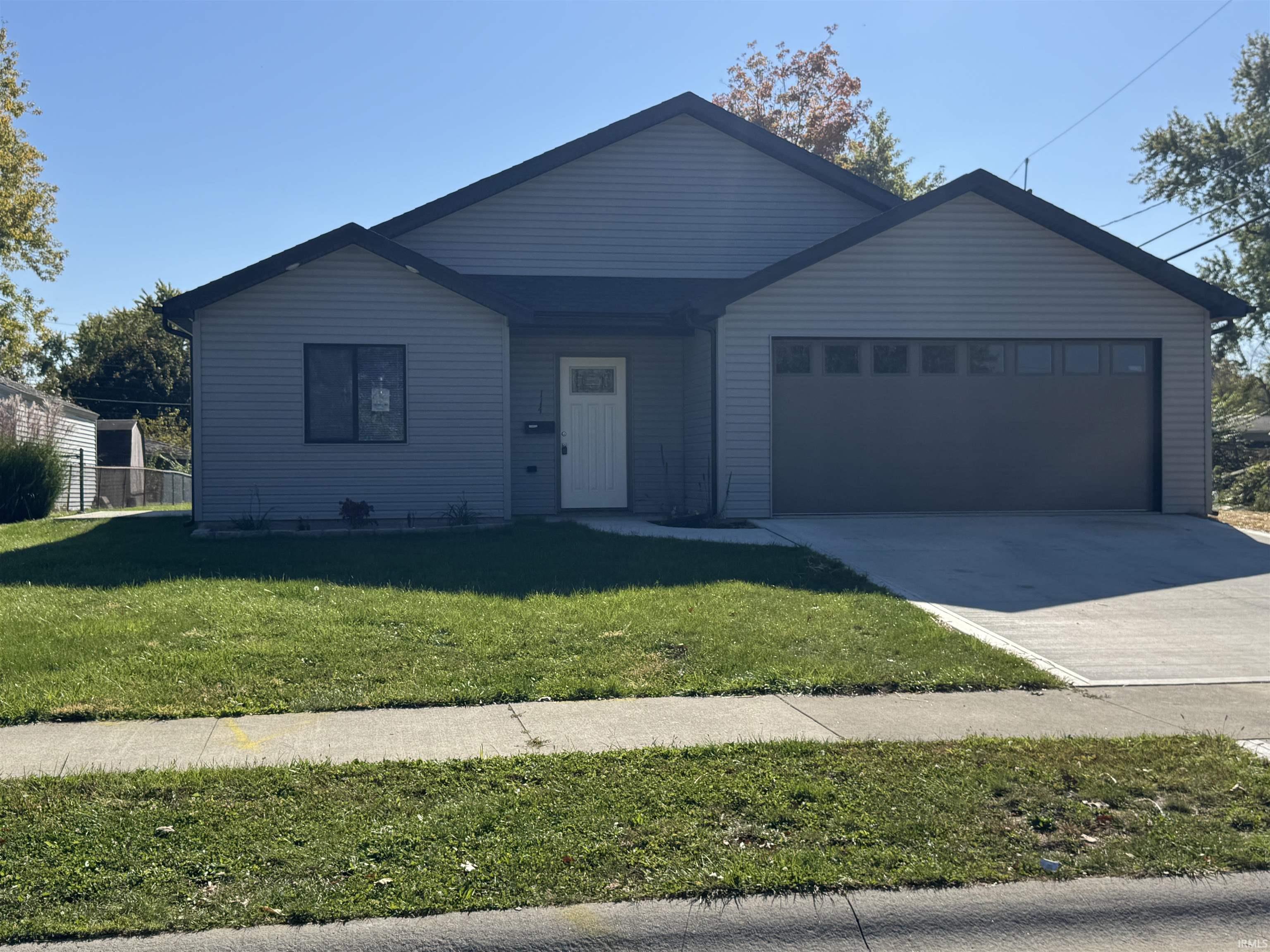 114 E Crown Lane Property Photo 1