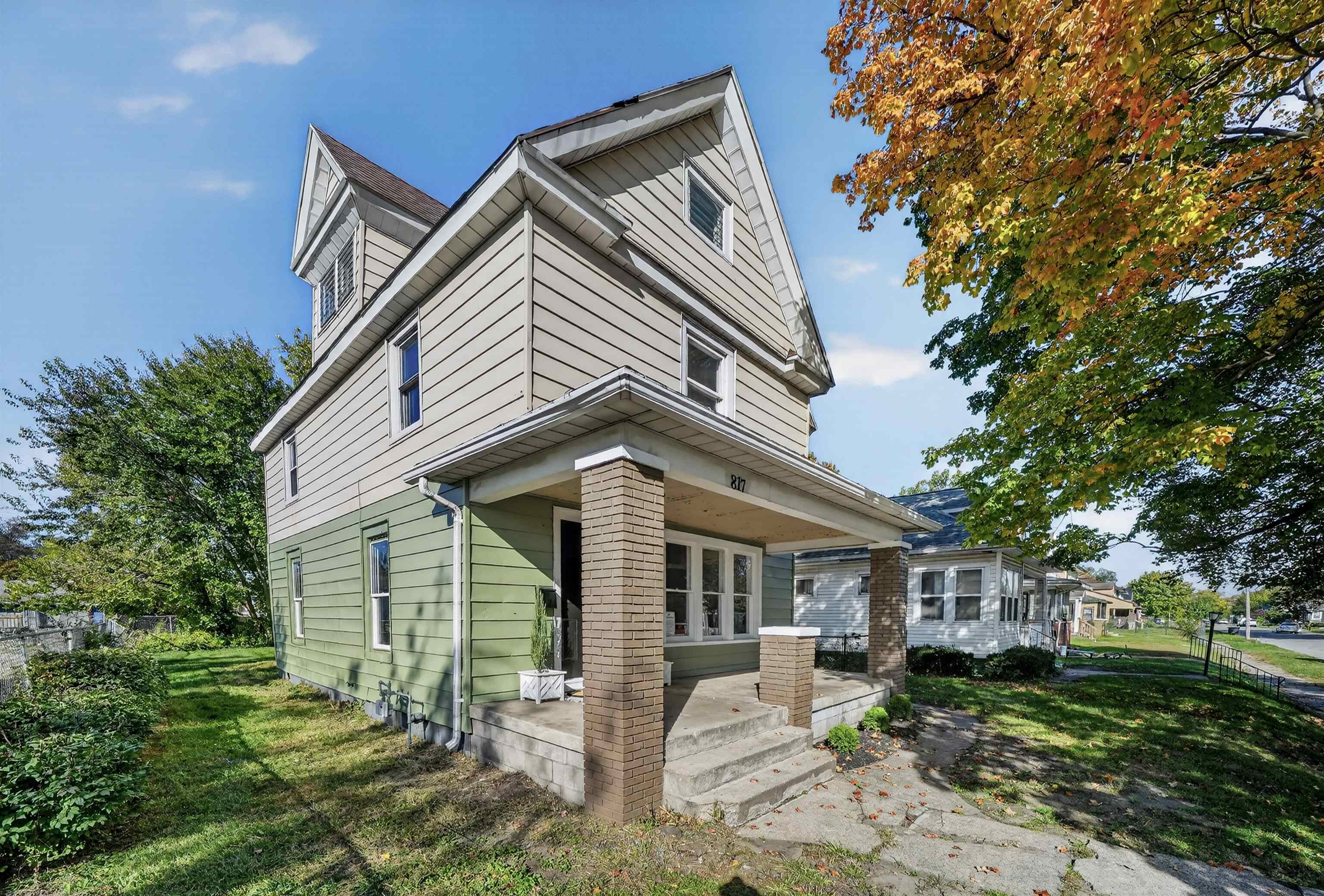 817 Adams Common Property Photo 1