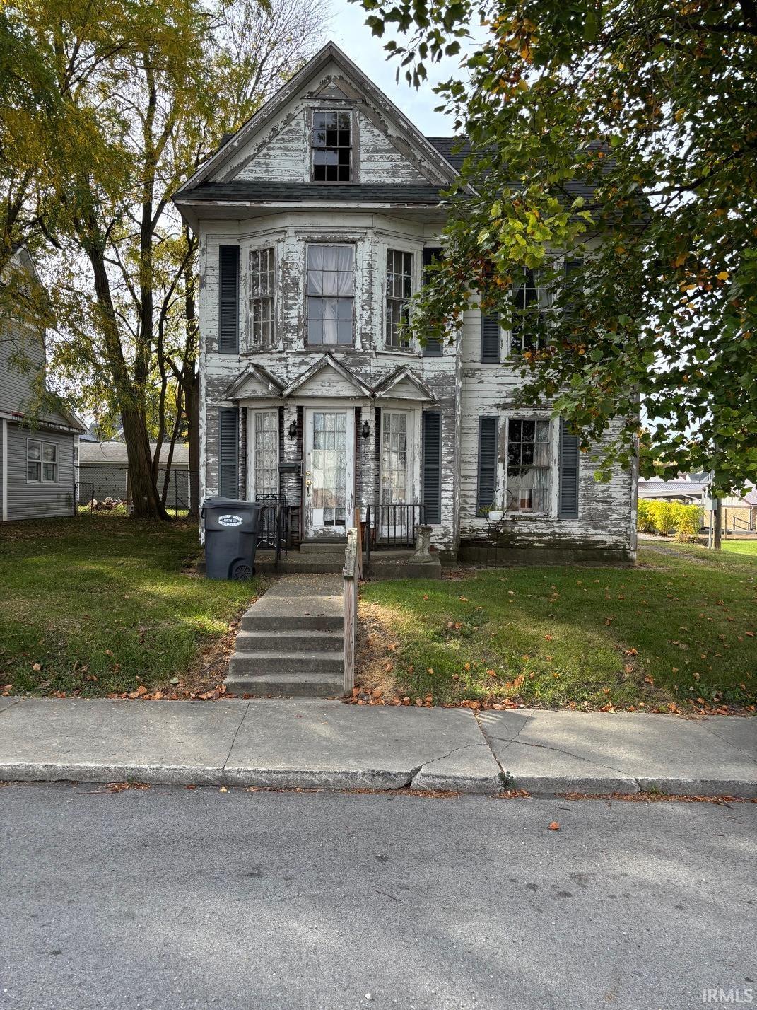 120 E Huntington Street Property Photo 1