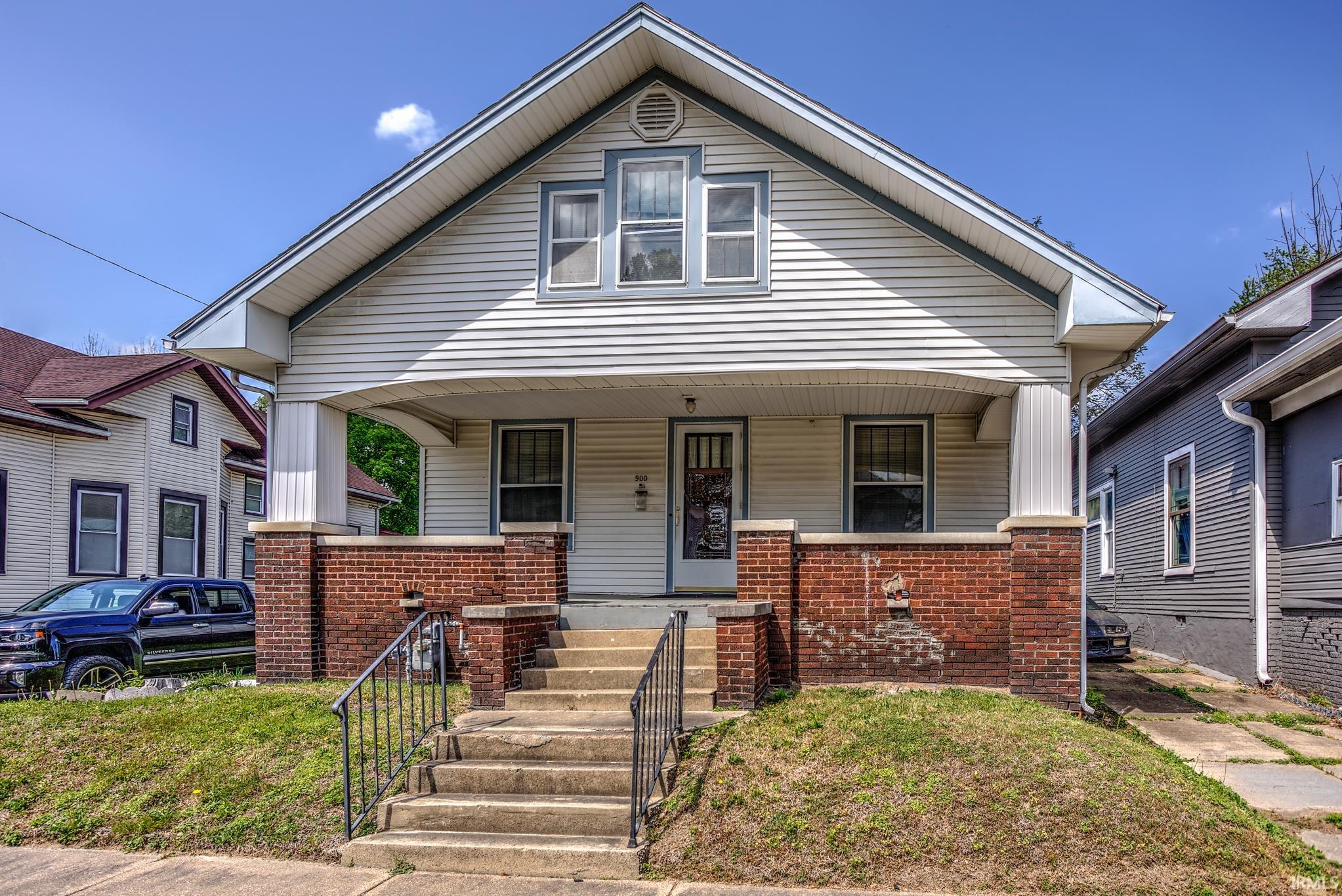900 E Blackford Avenue Property Photo 1