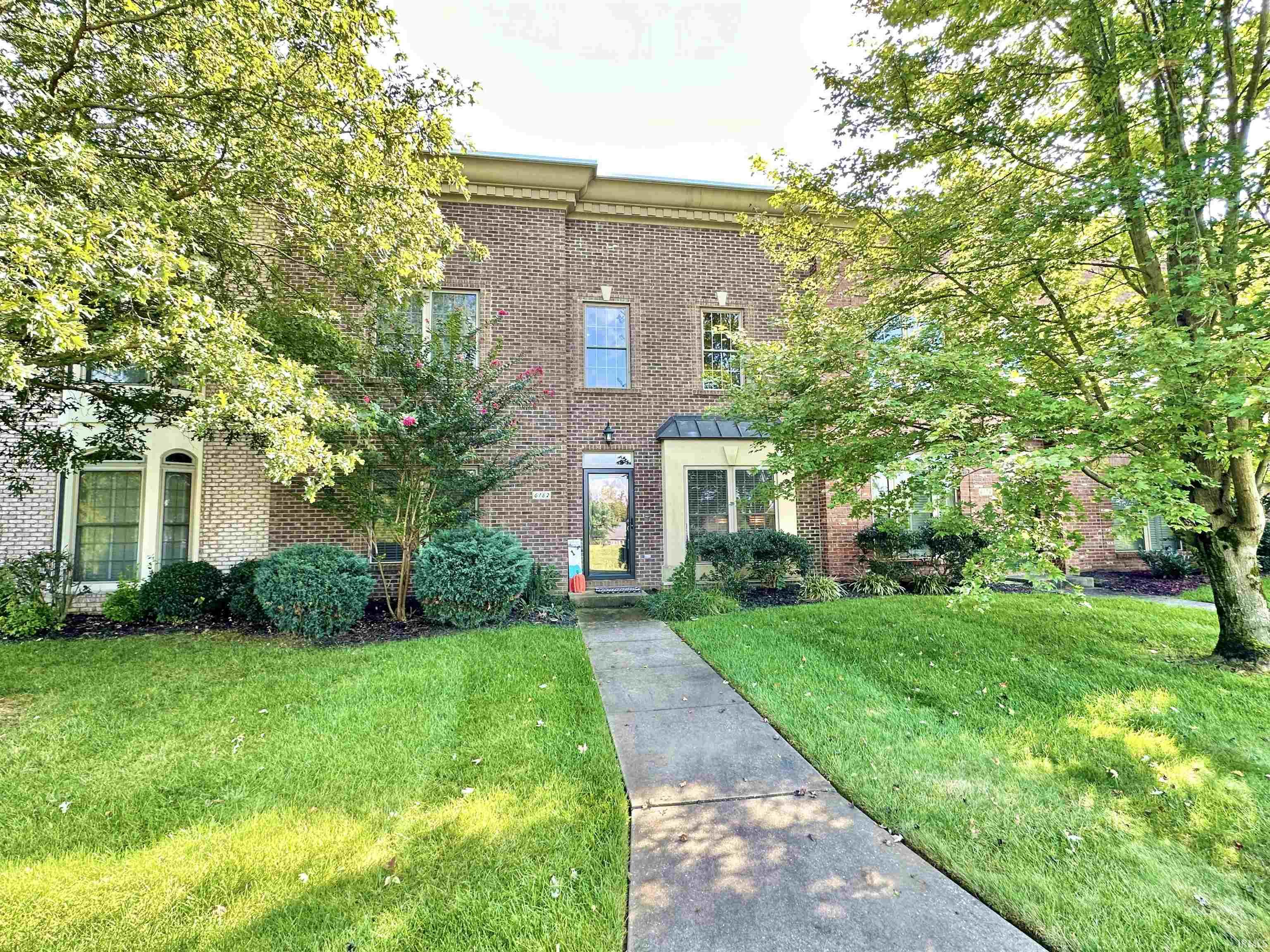 6182 Glenview Drive Property Photo 1