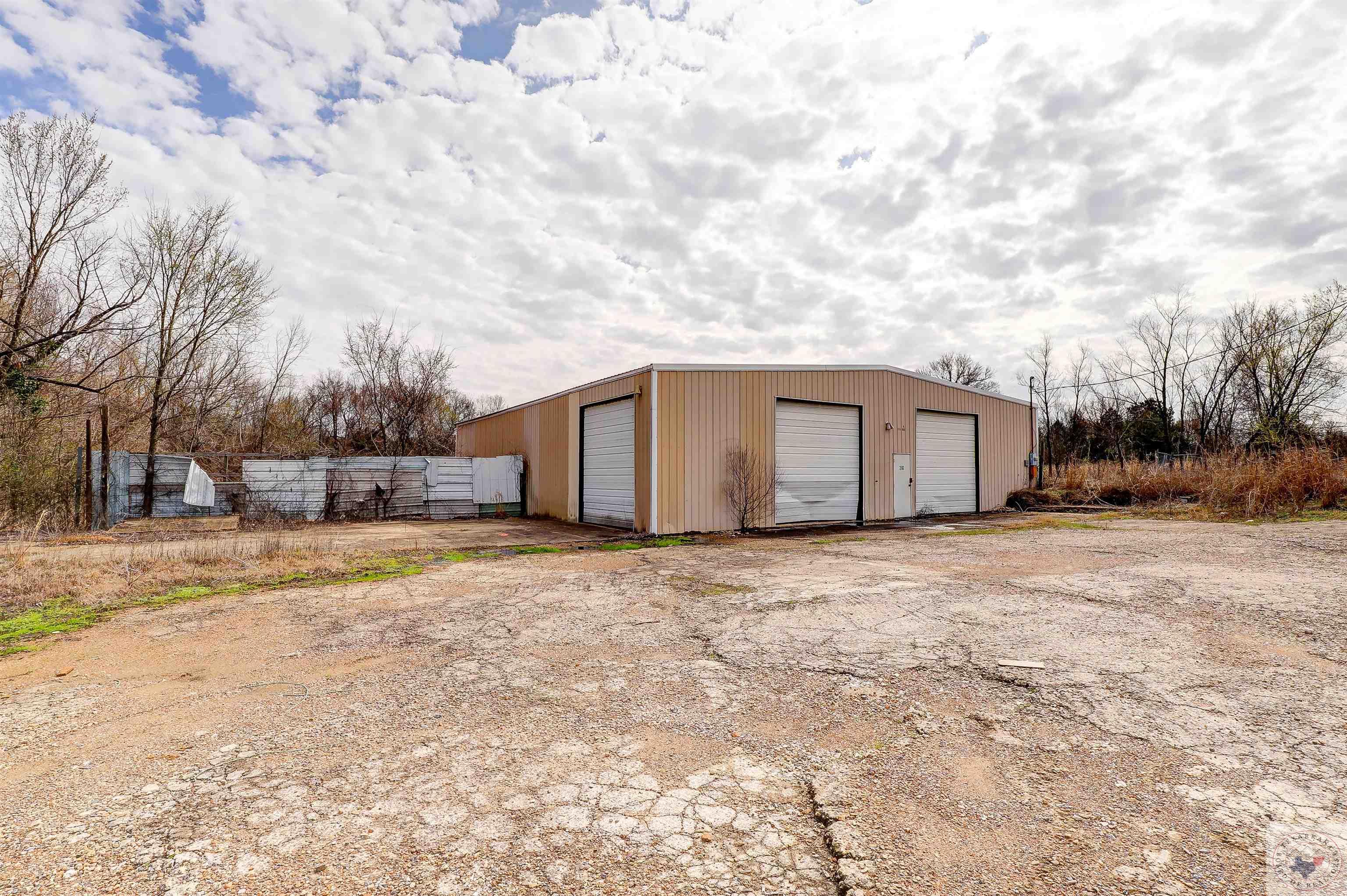 210 N Oats Property Photo 1