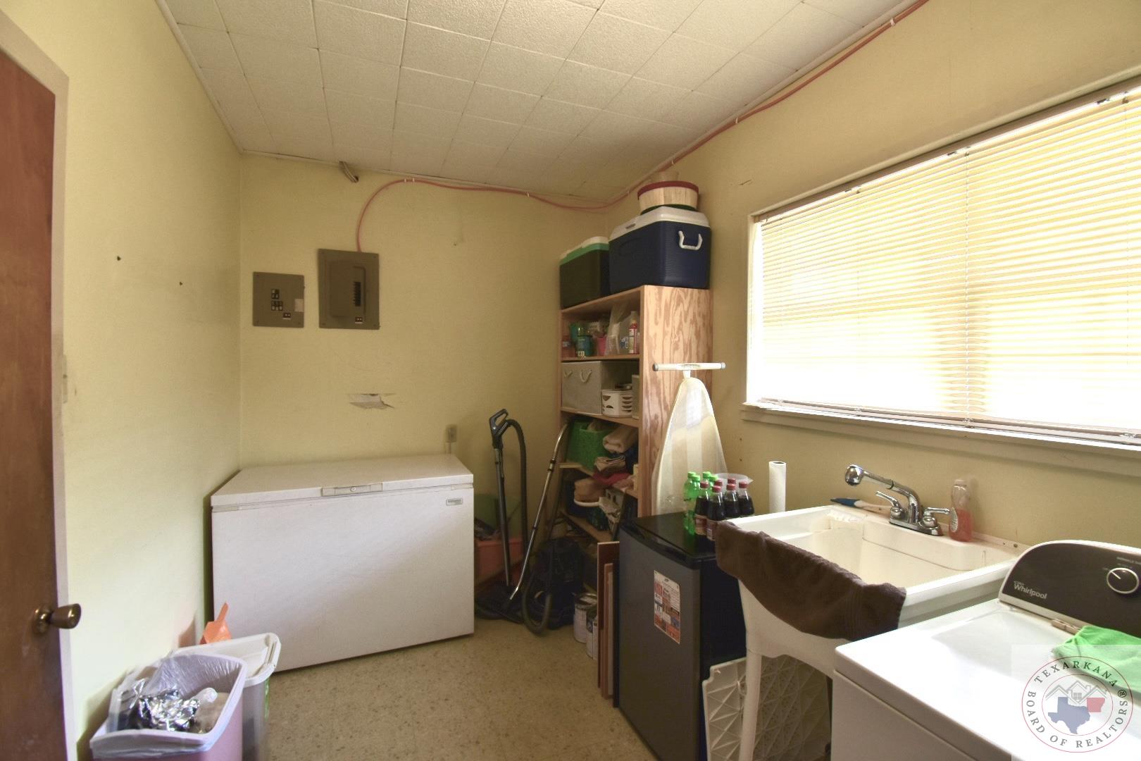 6714 Hempstead 3 Property Photo 13