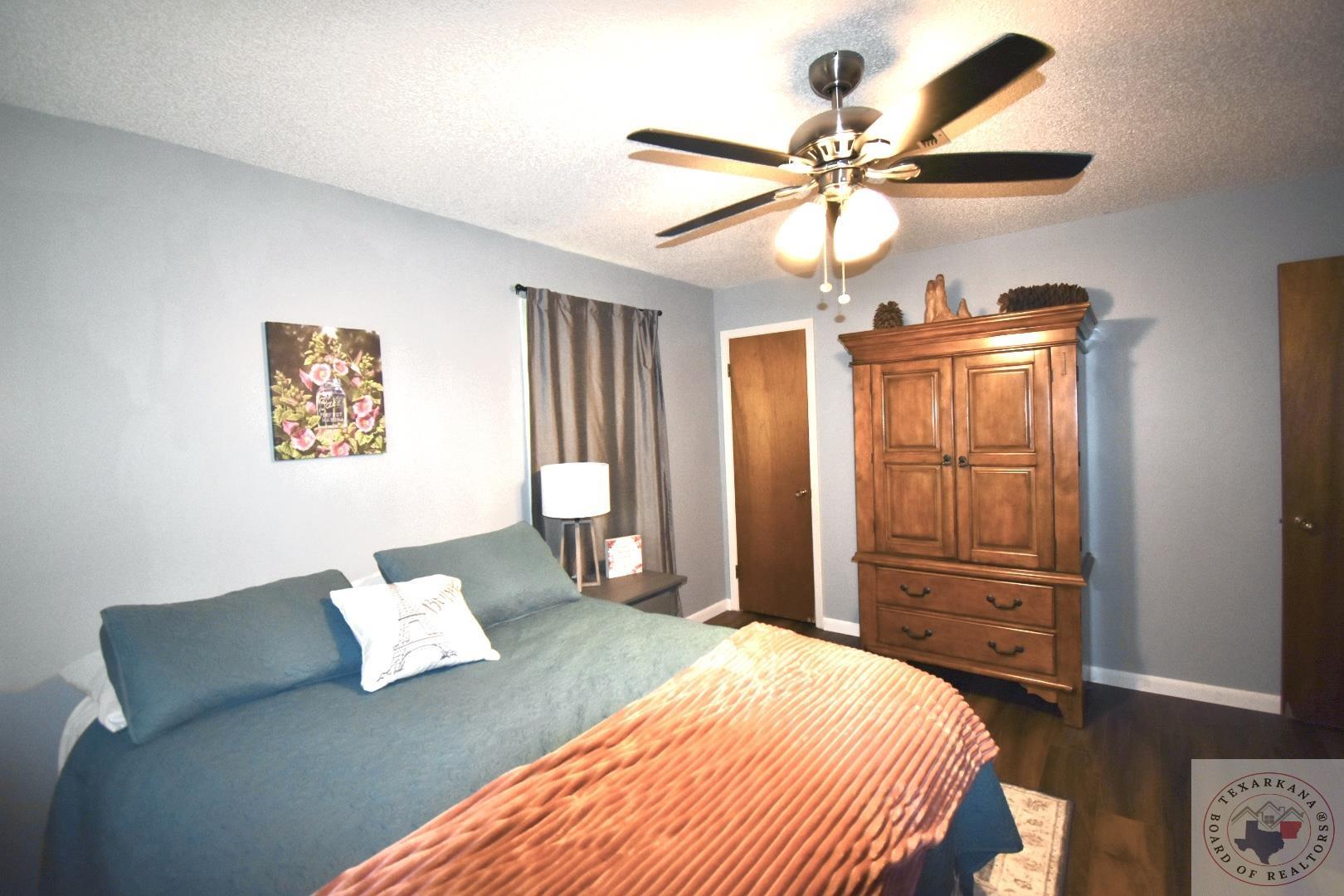 6714 Hempstead 3 Property Photo 16