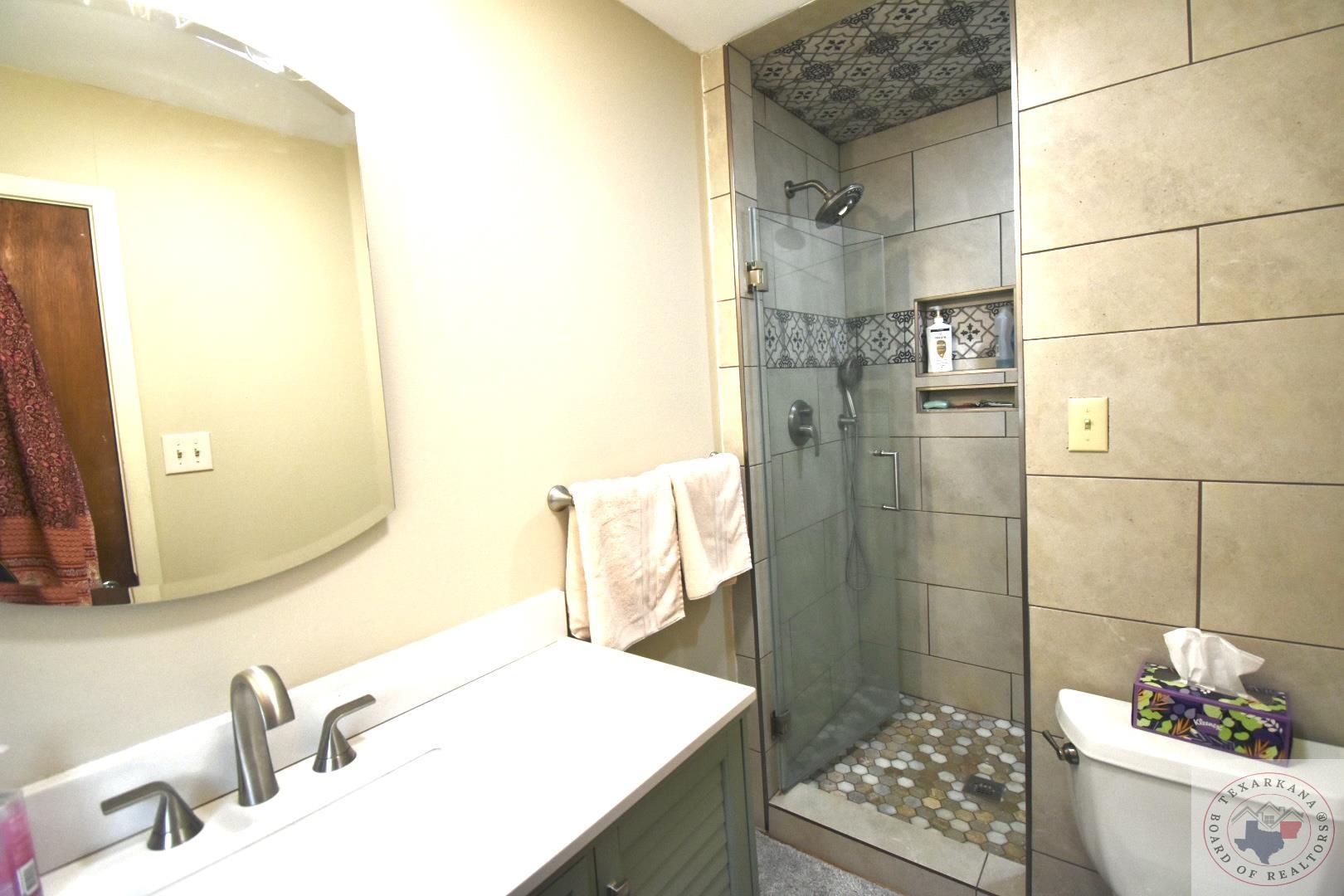 6714 Hempstead 3 Property Photo 17