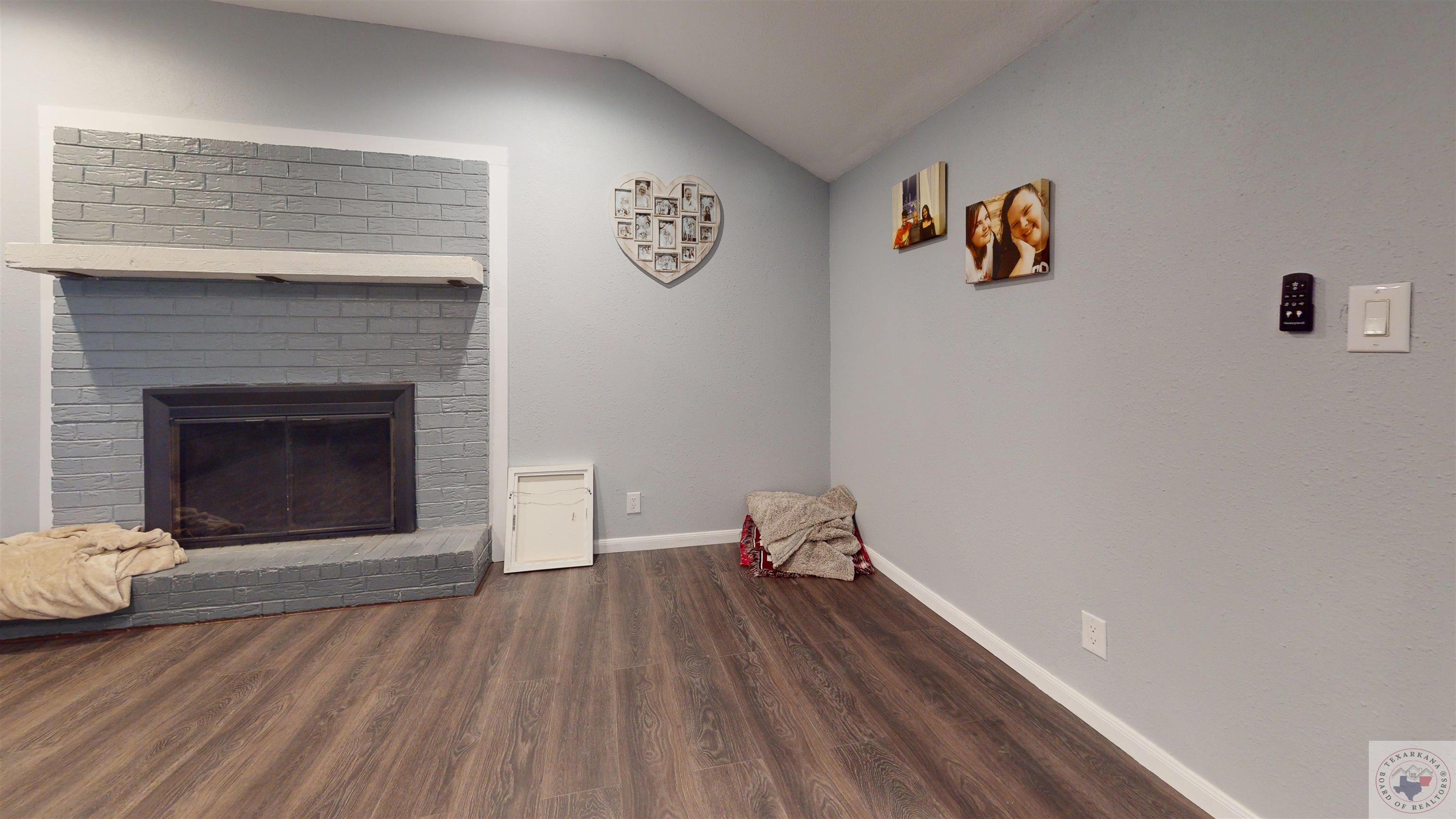 412 Doris St Property Photo 4