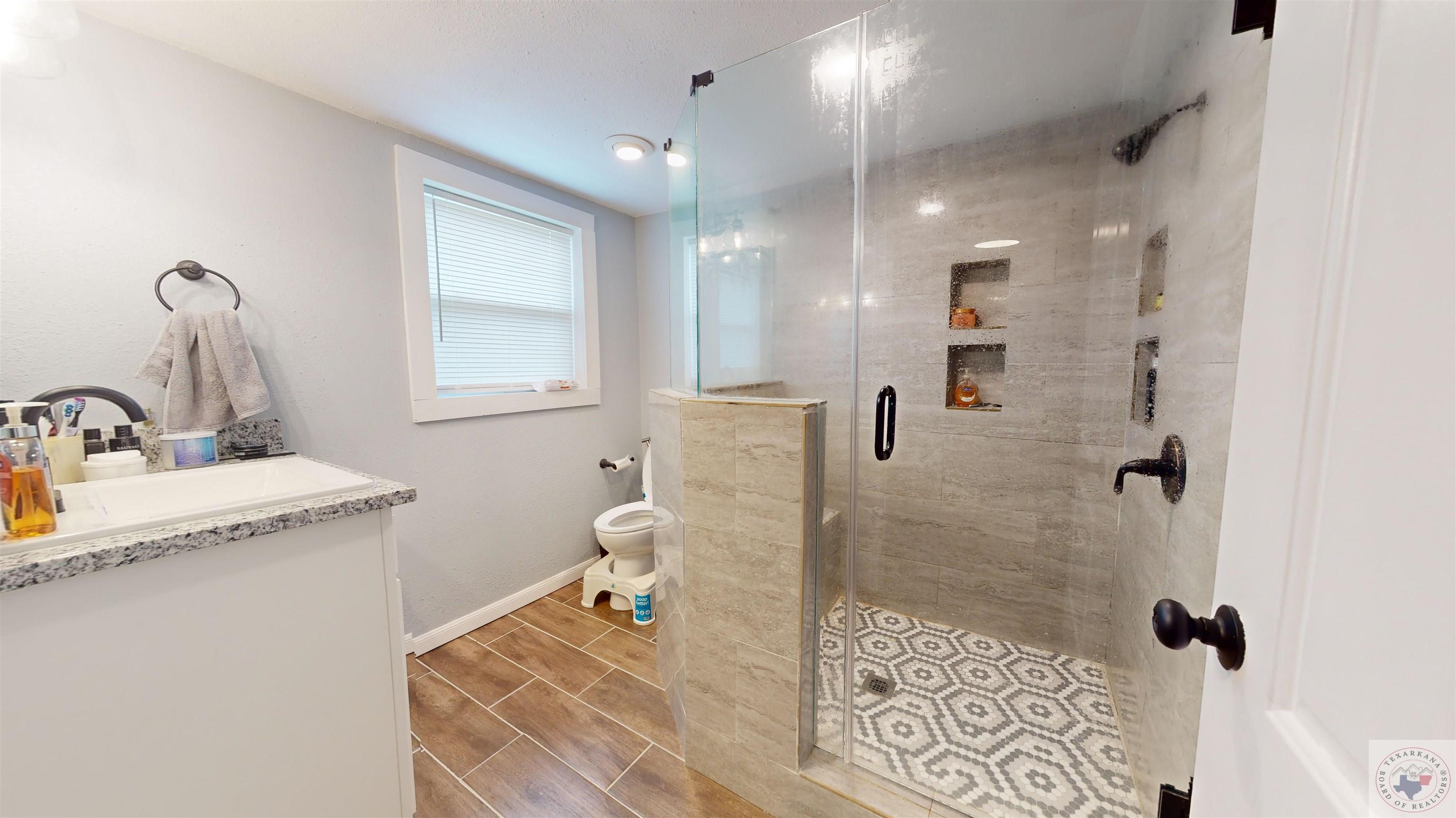 412 Doris St Property Photo 14