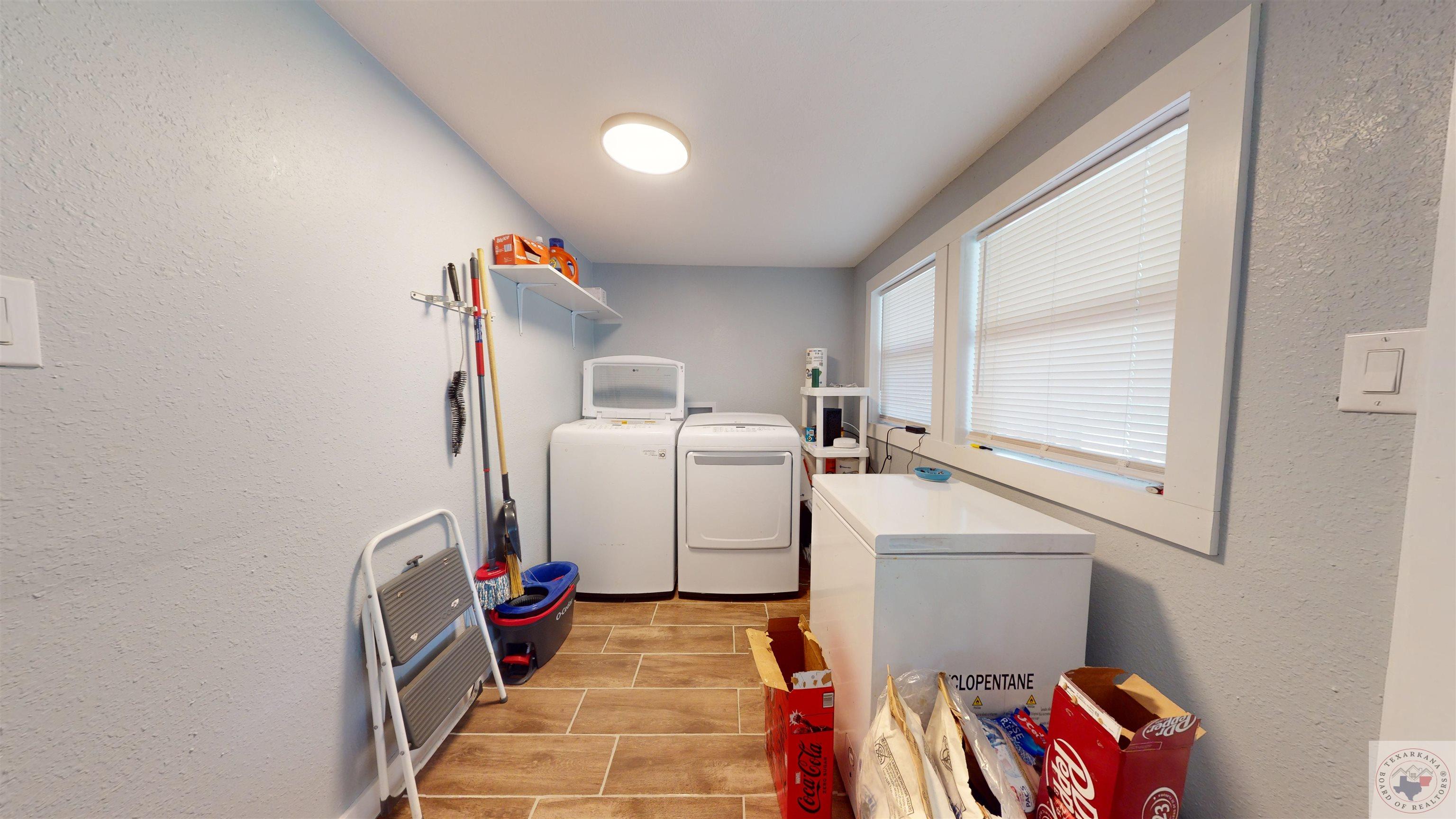 412 Doris St Property Photo 16