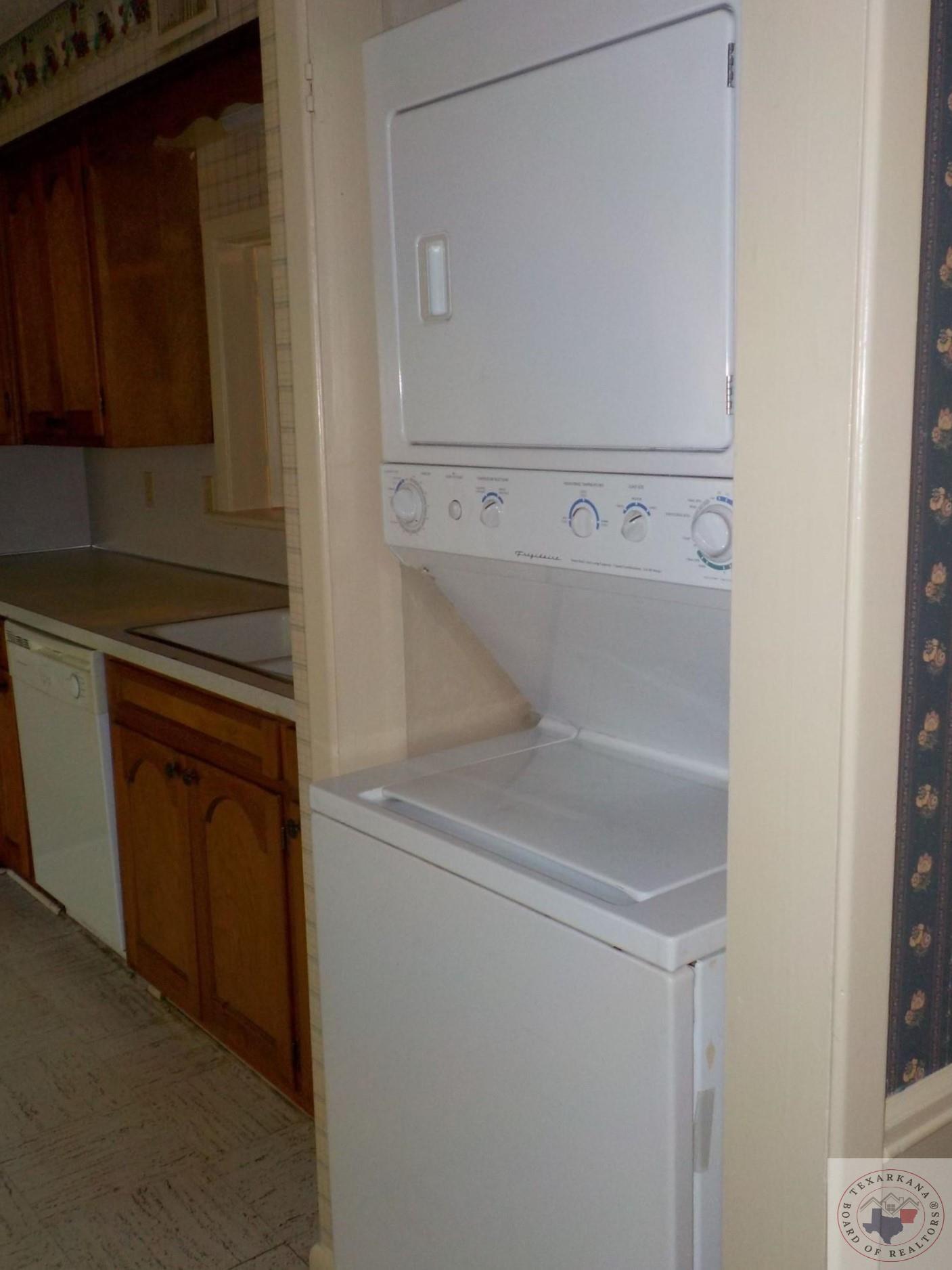 1701 Linden A & B Property Photo 6