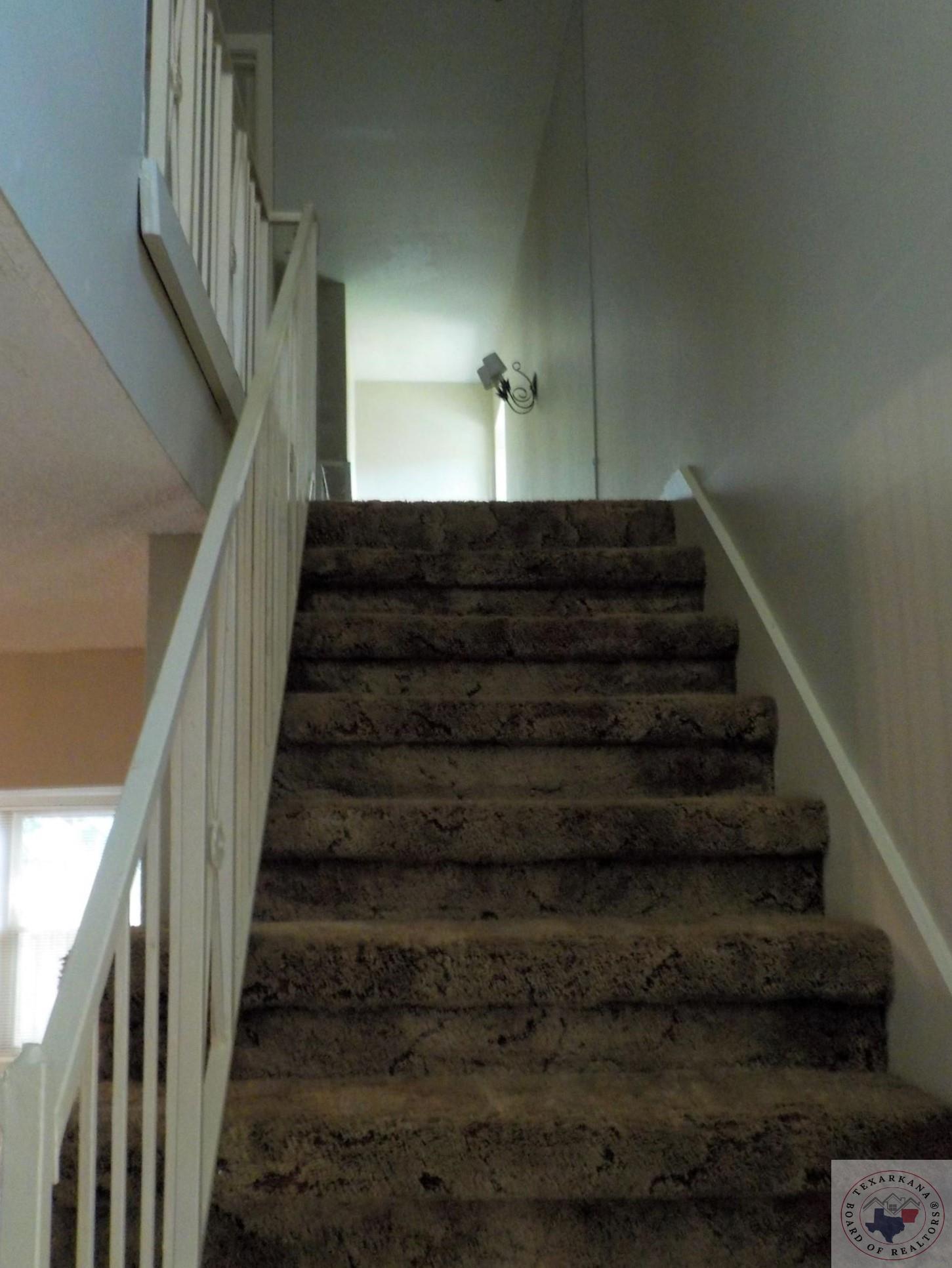 1701 Linden A & B Property Photo 8