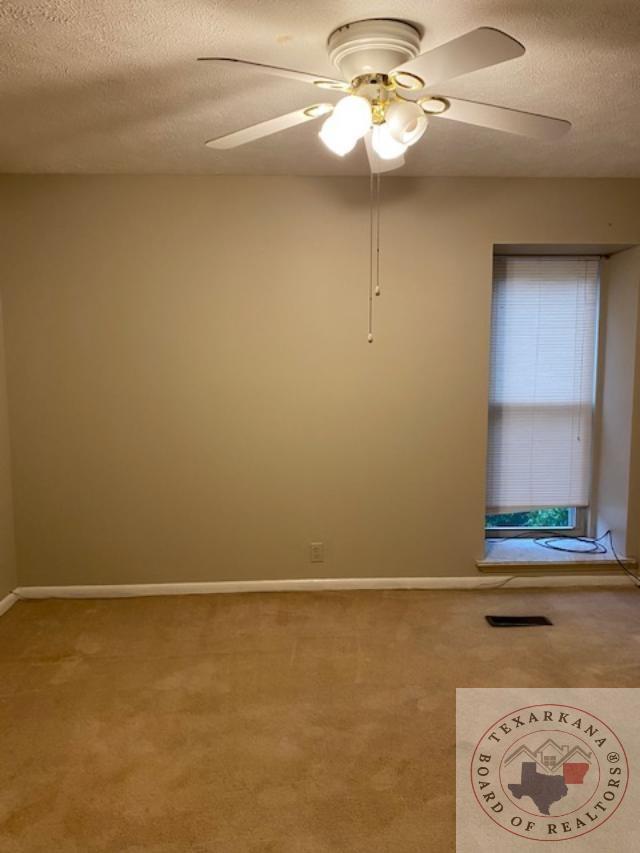 1701 Linden A & B Property Photo 12