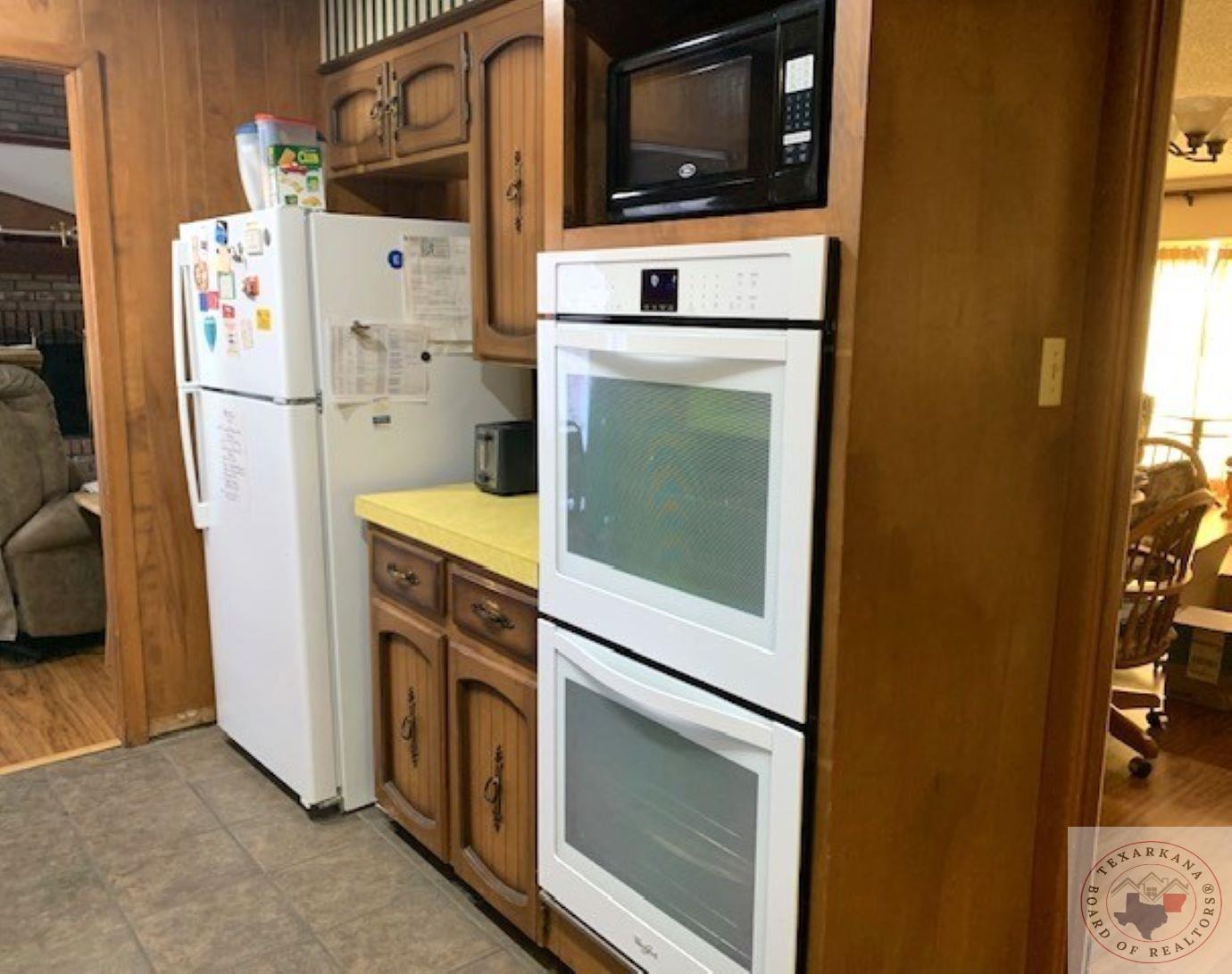 1 Lambeth Cr. Property Photo 11