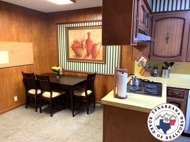 1 Lambeth Cr. Property Photo 12