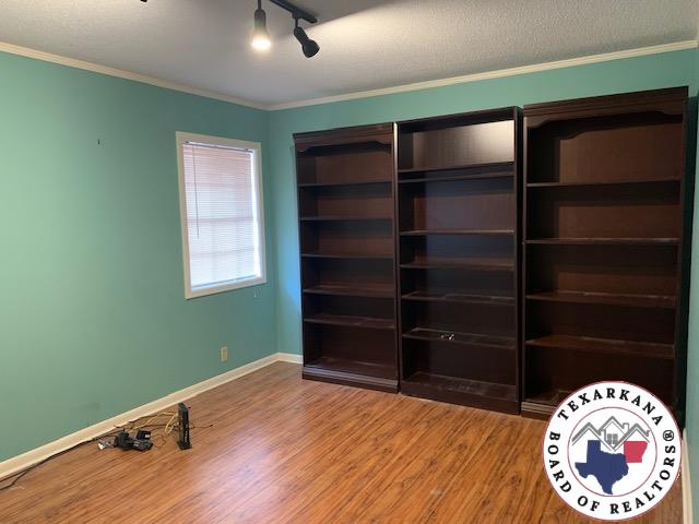 1 Lambeth Cr. Property Photo 21