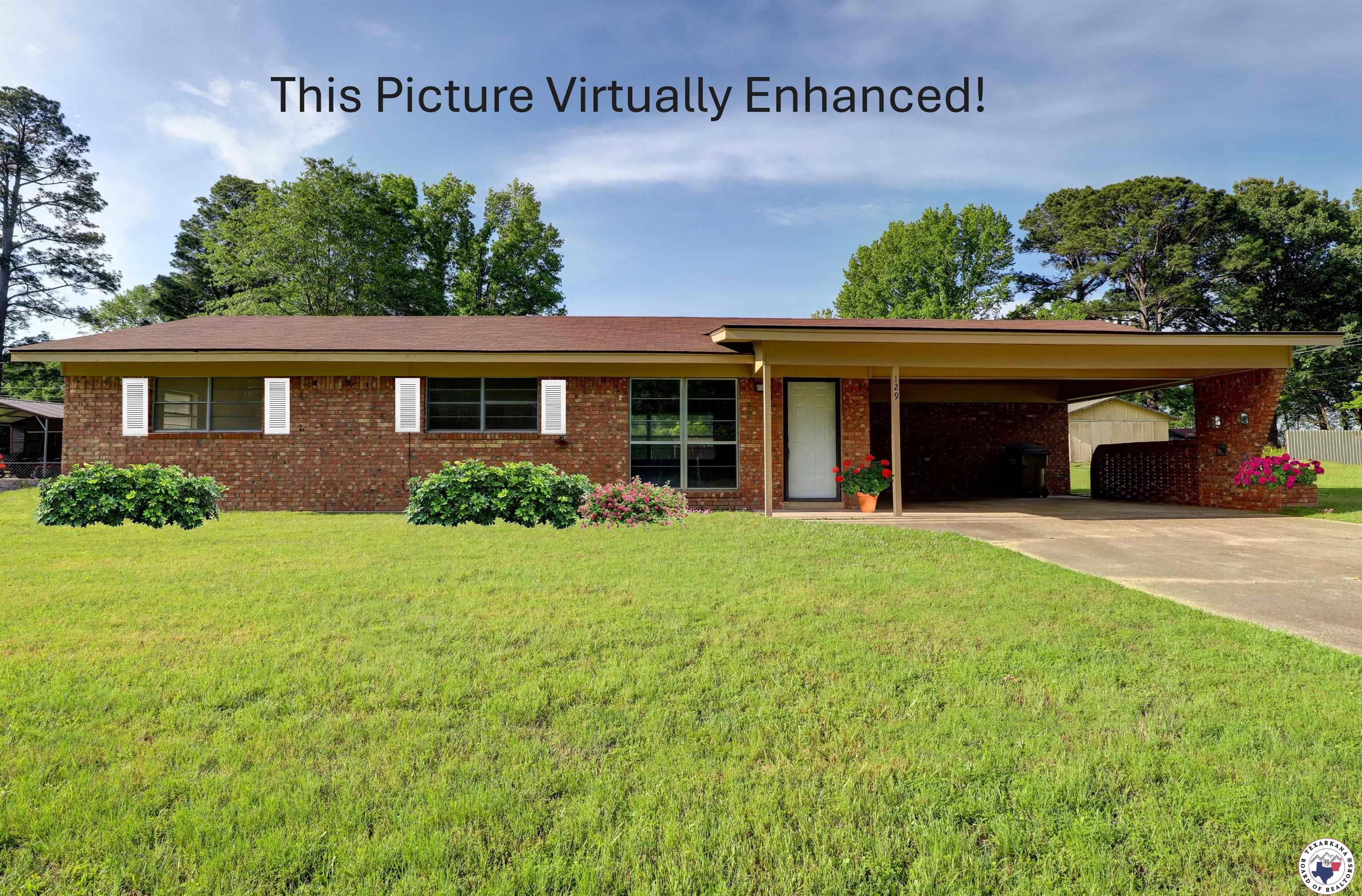 129 Pine St. Property Photo 2