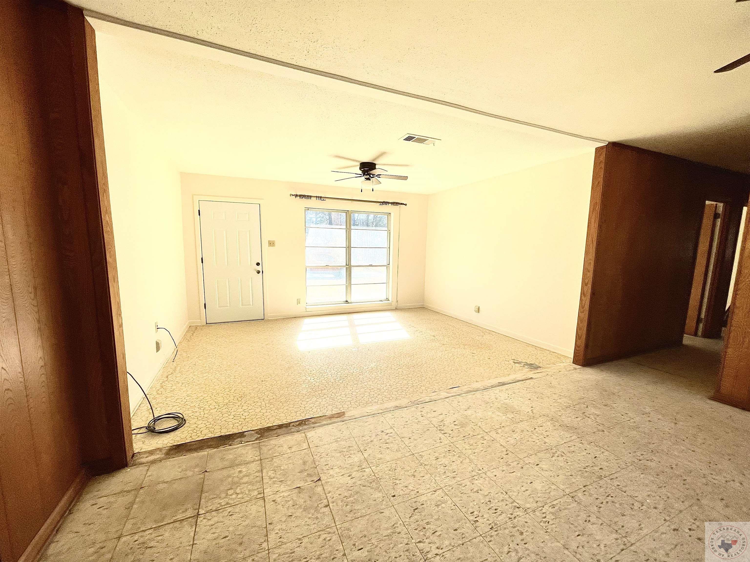 129 Pine St. Property Photo 3