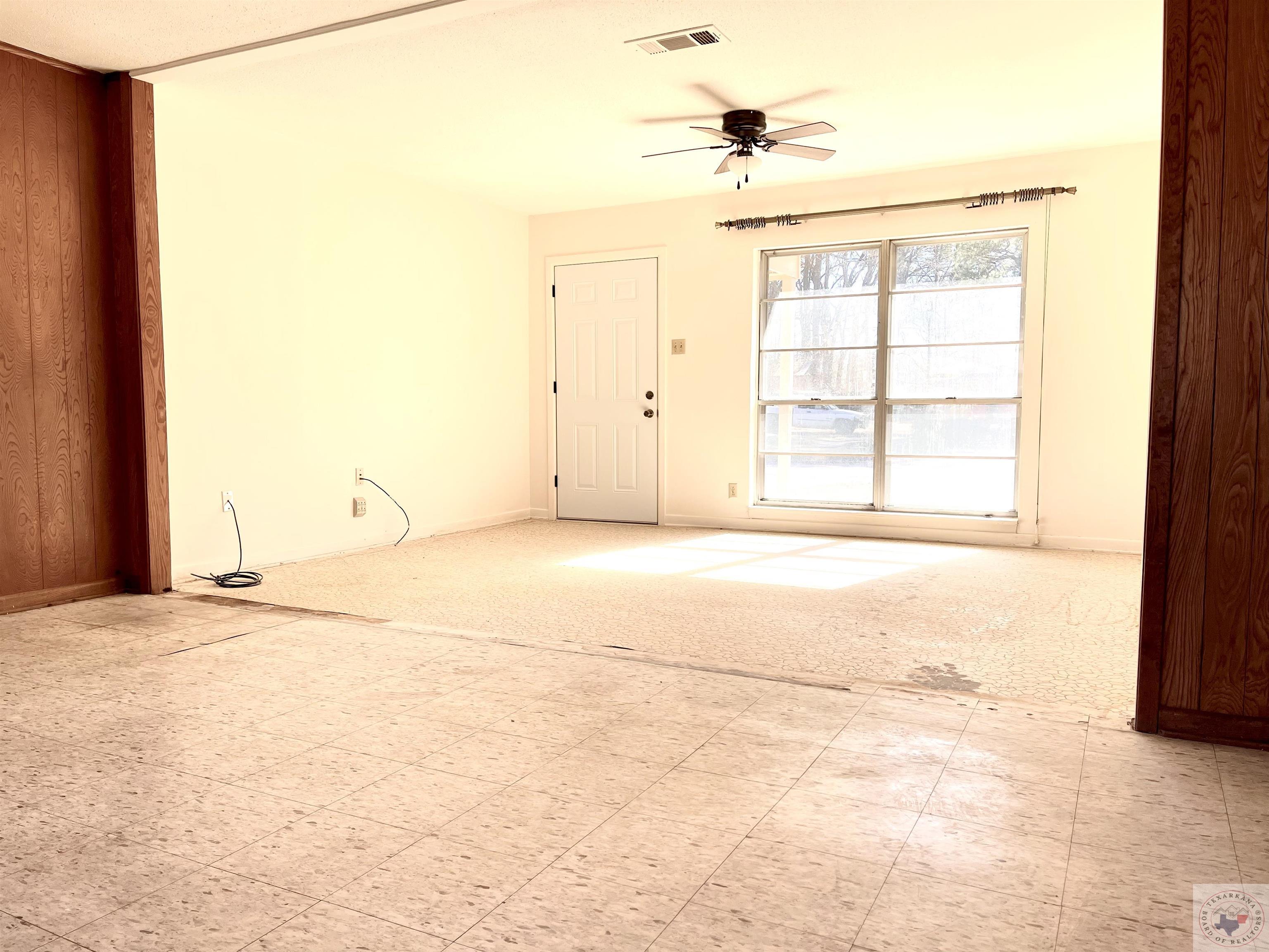 129 Pine St. Property Photo 4