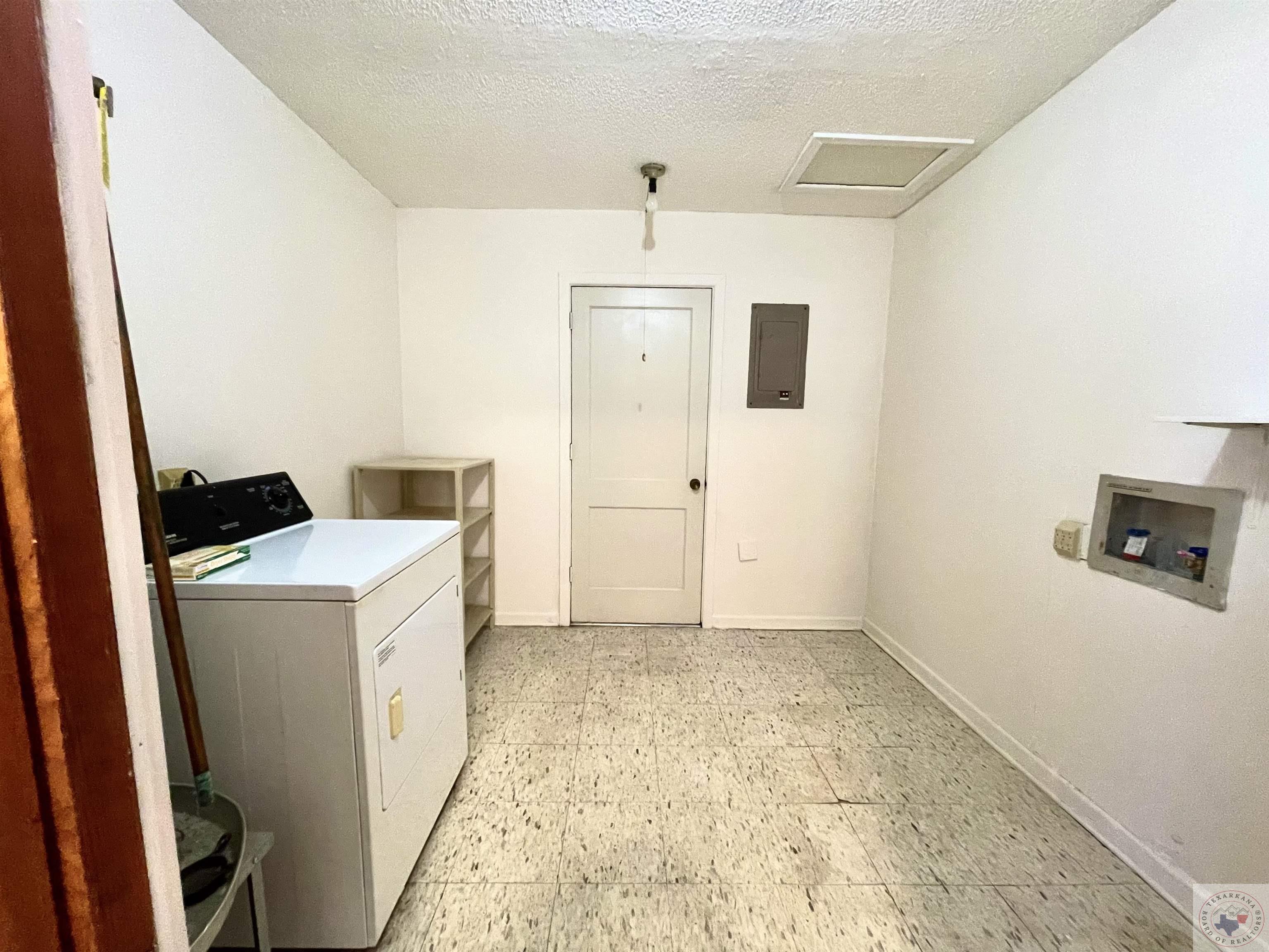 129 Pine St. Property Photo 23