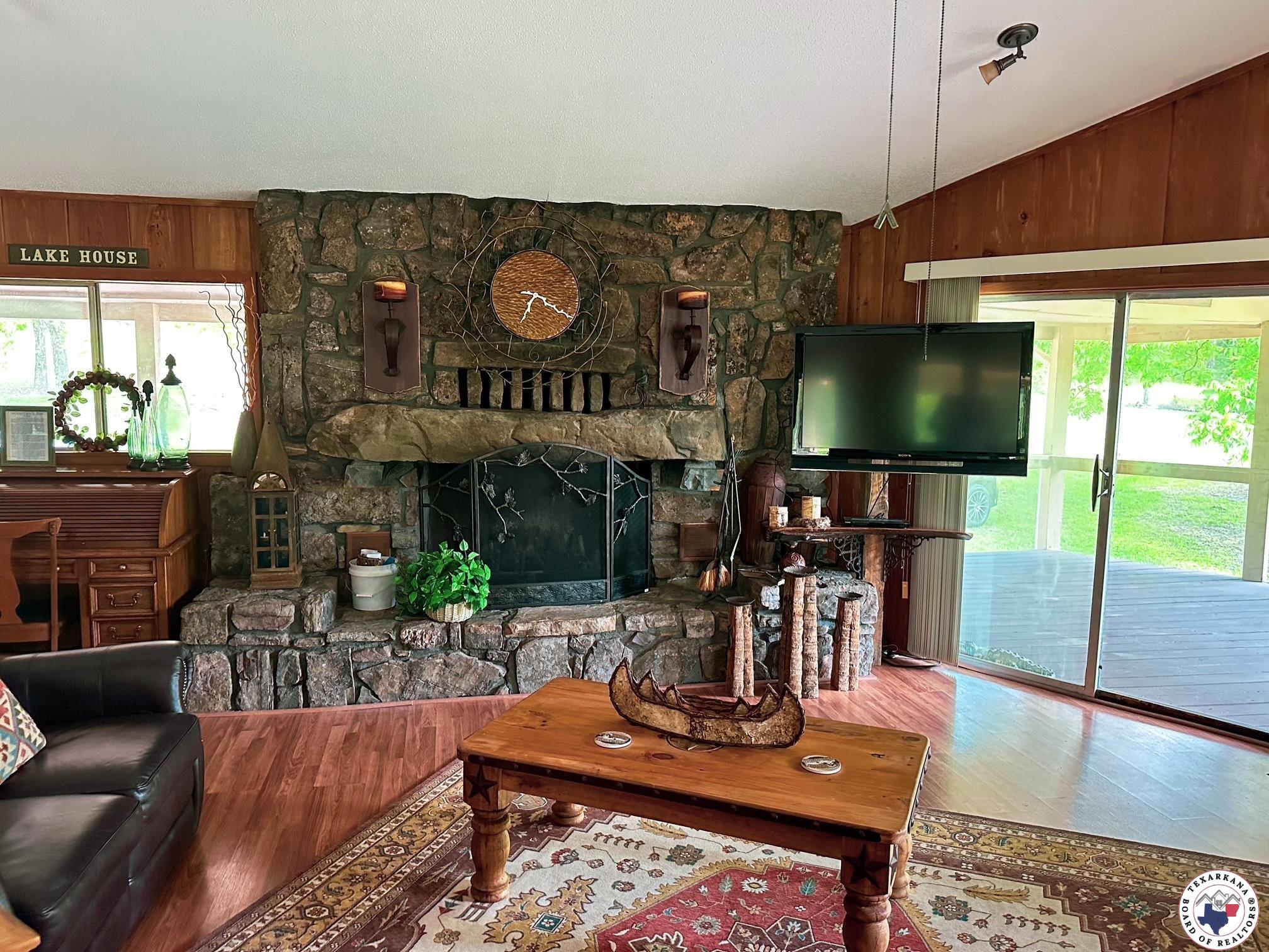 741 Rainbow Road Property Photo 3