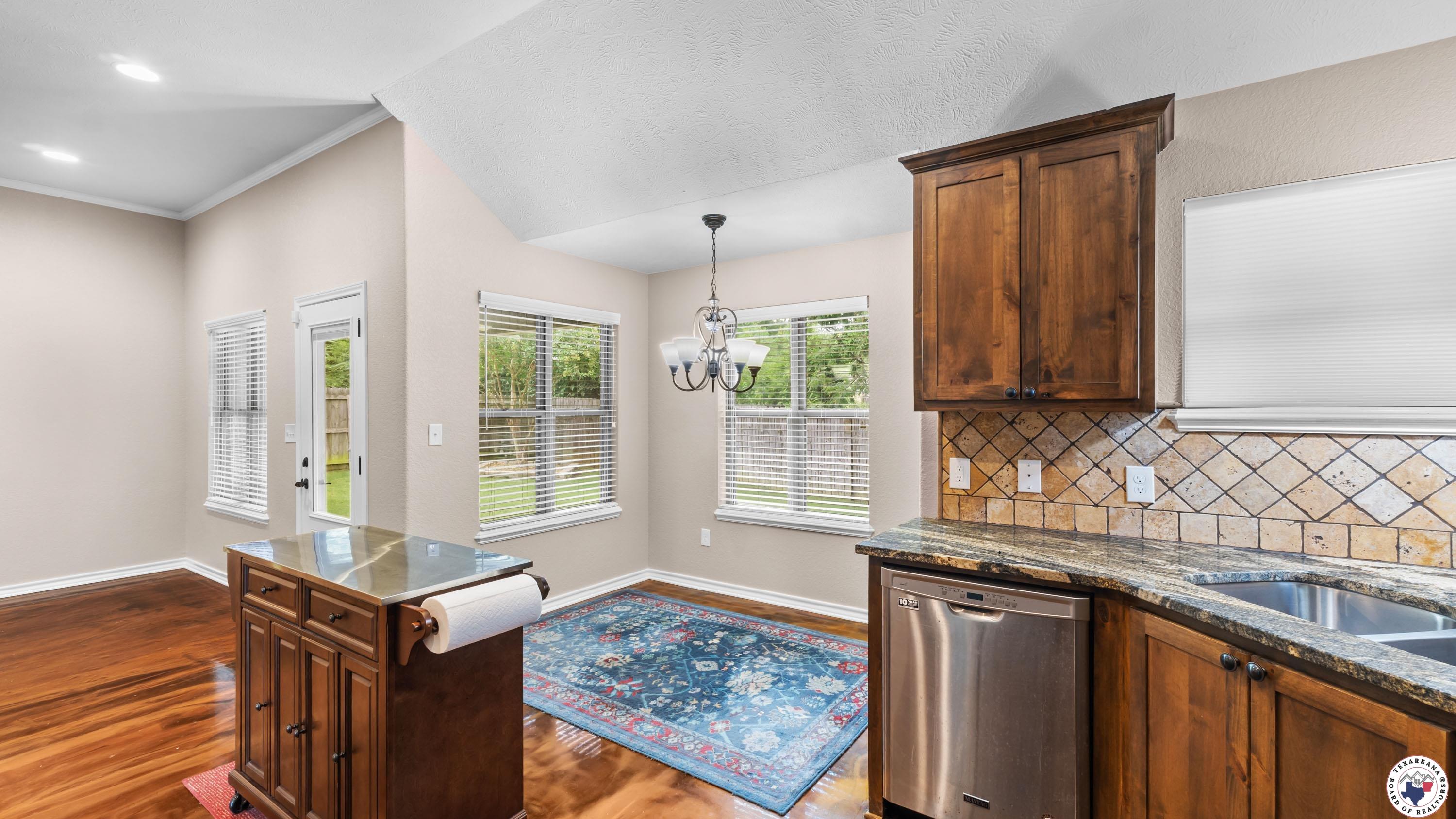 5105 Remington St Property Photo 9