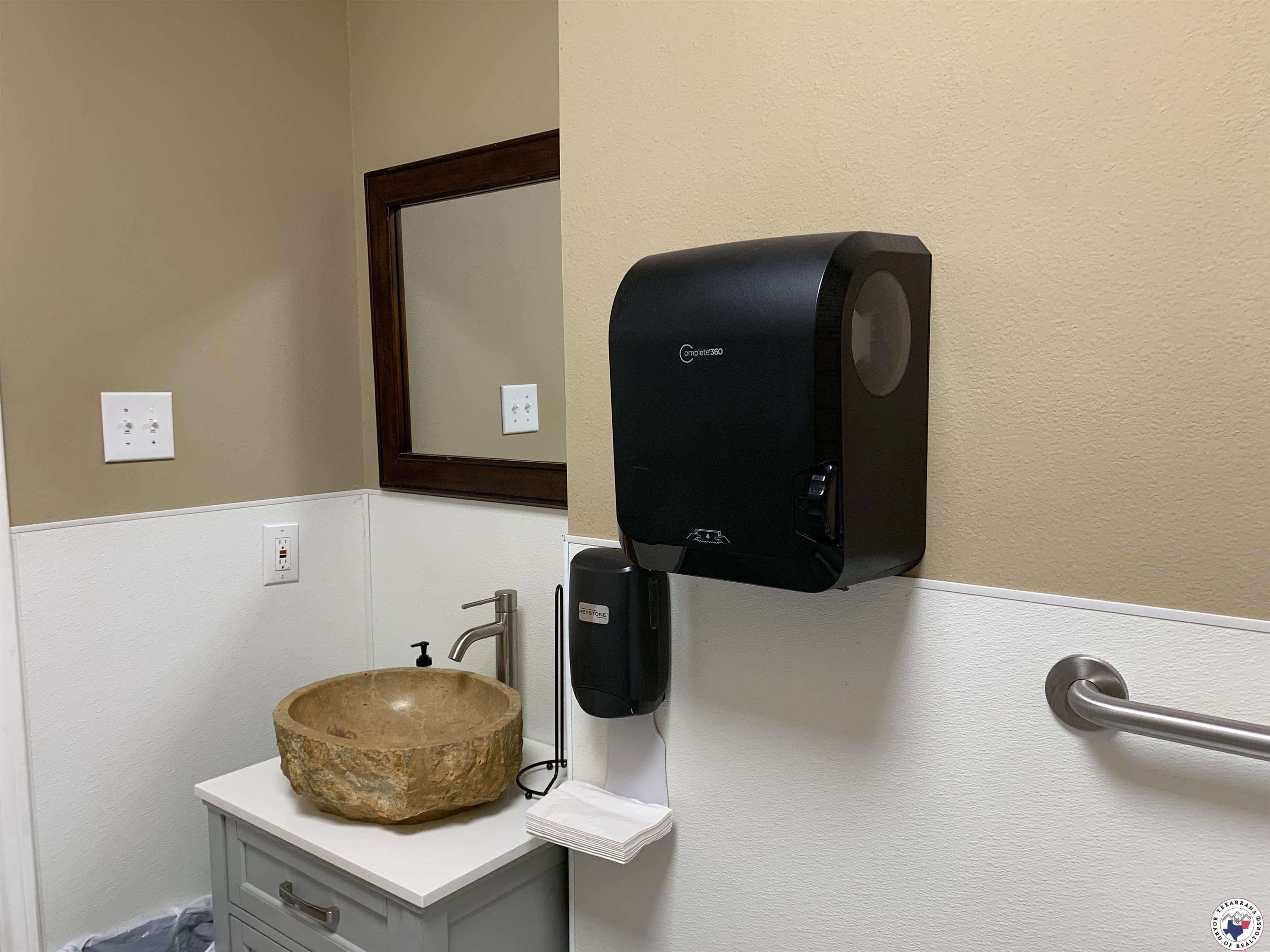 111 E Main Property Photo 22