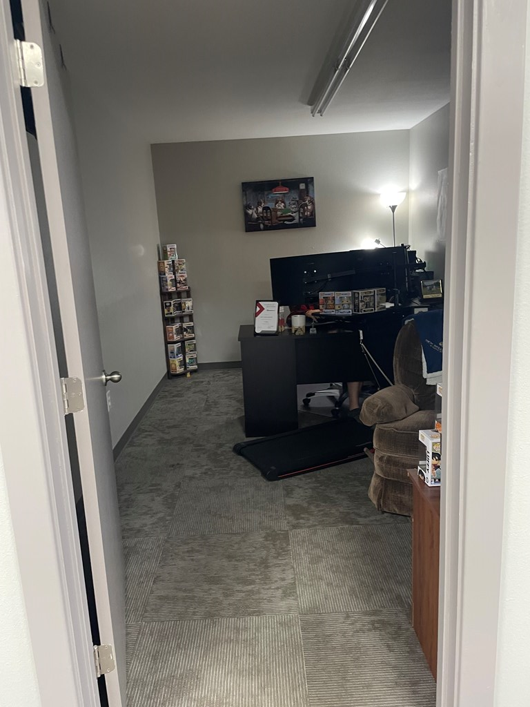 702 Property Photo 6