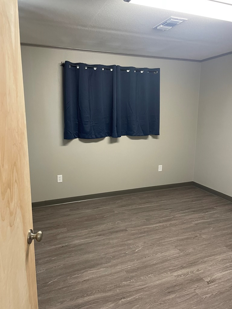 702 Property Photo 10