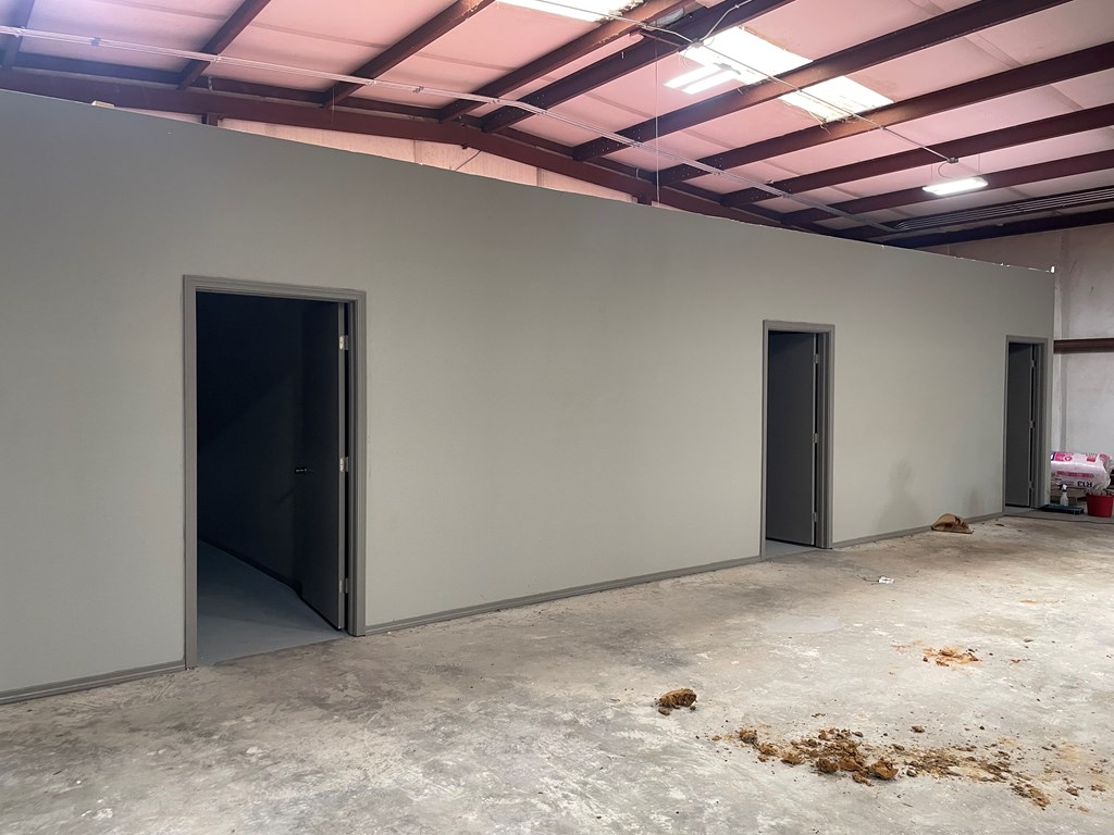 702 Property Photo 17
