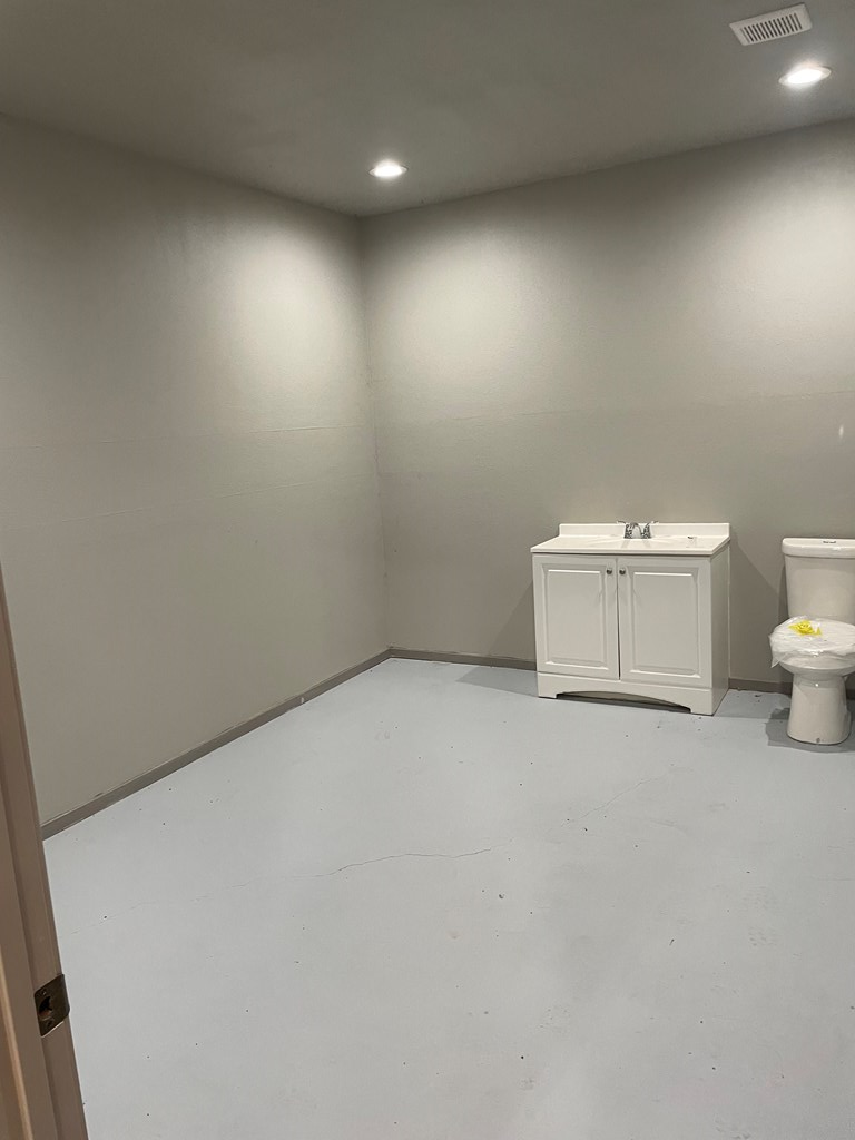 702 Property Photo 25