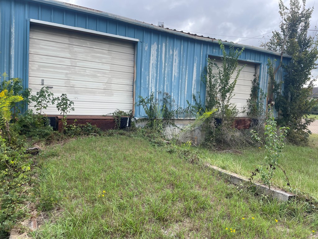 702 Property Photo 30