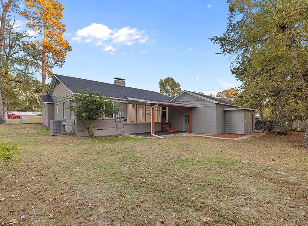 3301 Wood St Property Photo 6