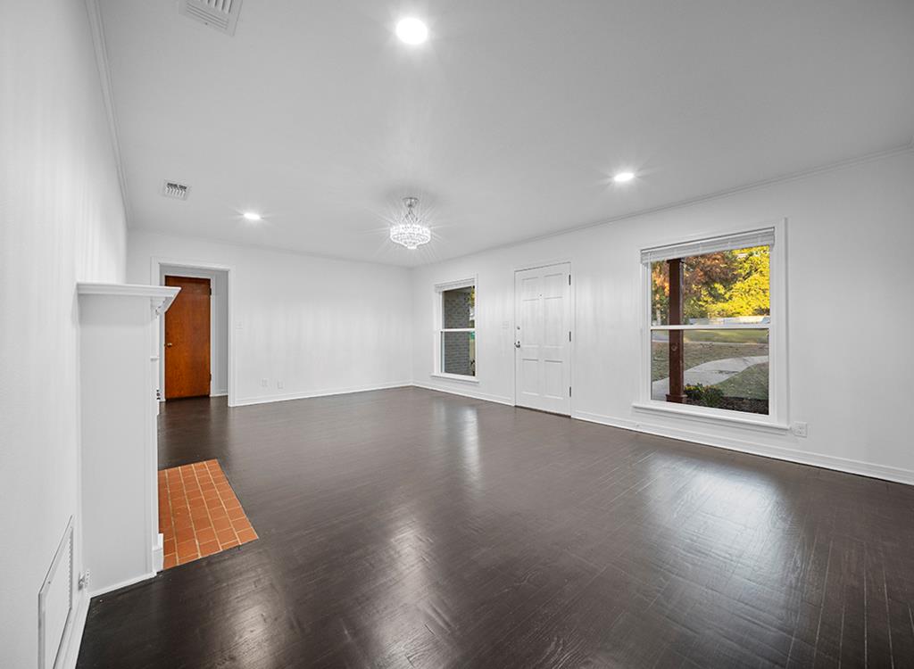 3301 Wood St Property Photo 10