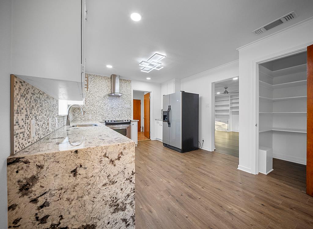 3301 Wood St Property Photo 23