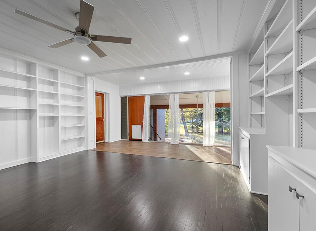 3301 Wood St Property Photo 25