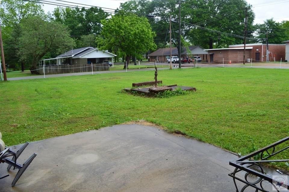 69 Courthouse Square Property Photo 4