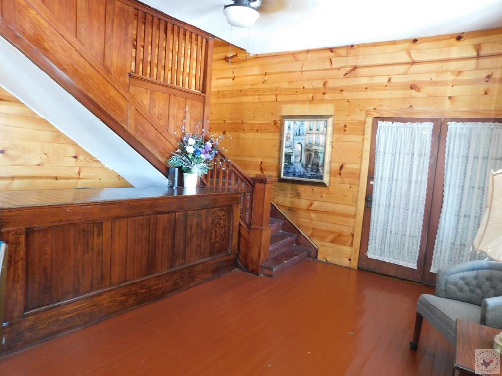 69 Courthouse Square Property Photo 6